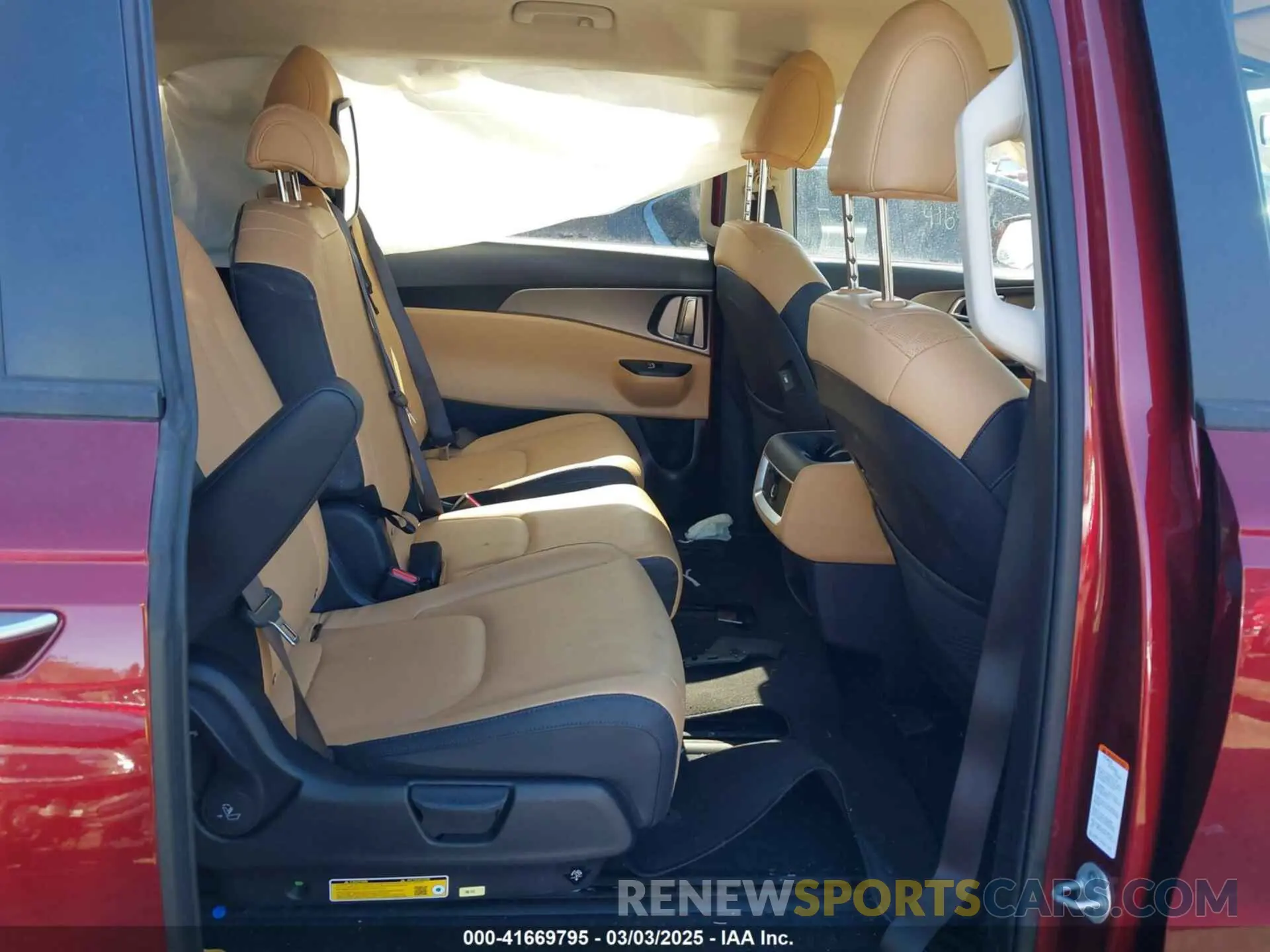 8 fotografías del automóvil dañado KNDNB4H39R6441013 KIA CARNIVAL MPV 2024