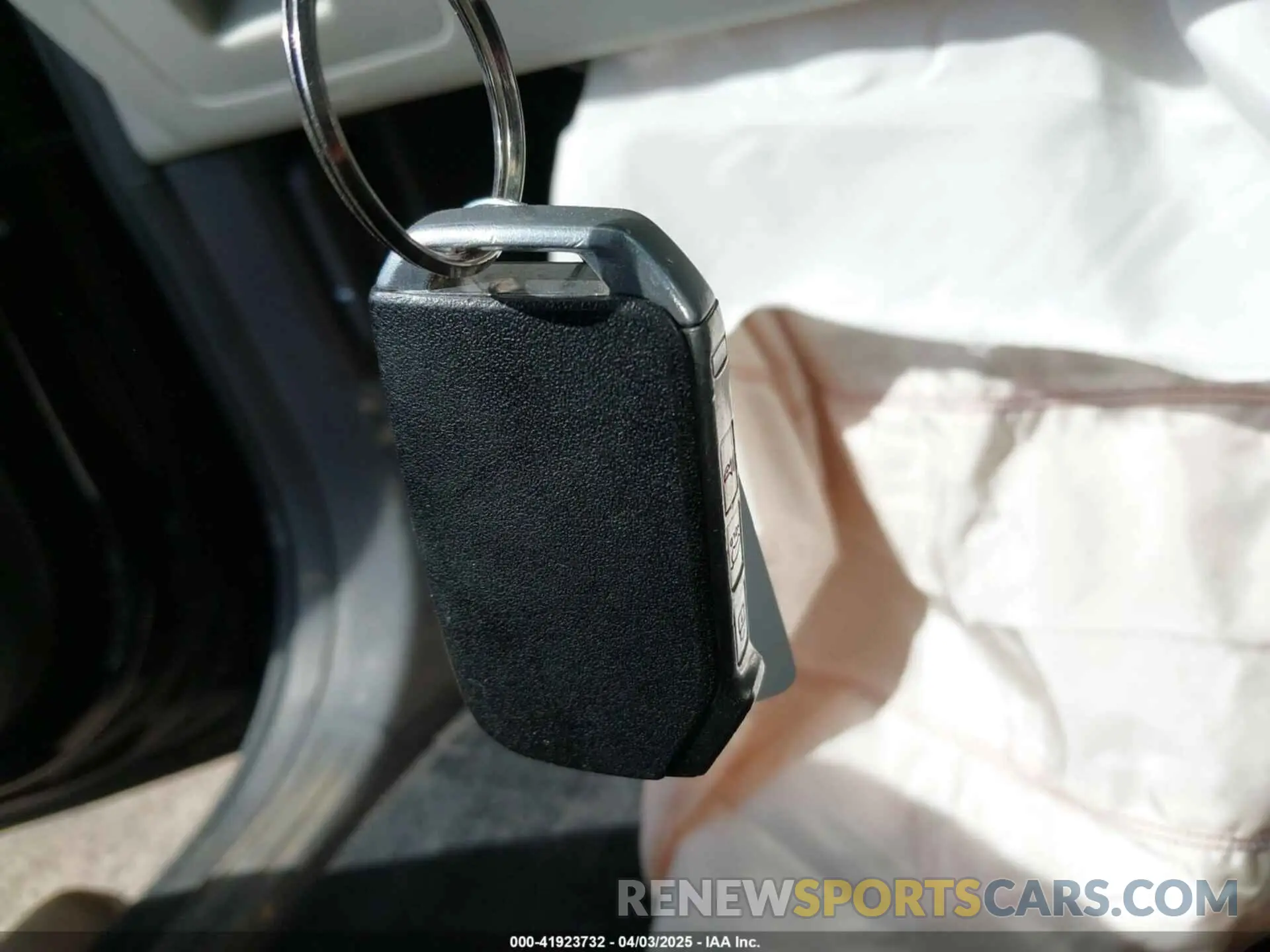 11 fotografías del automóvil dañado KNDNC5H30R6314489 KIA CARNIVAL MPV 2024