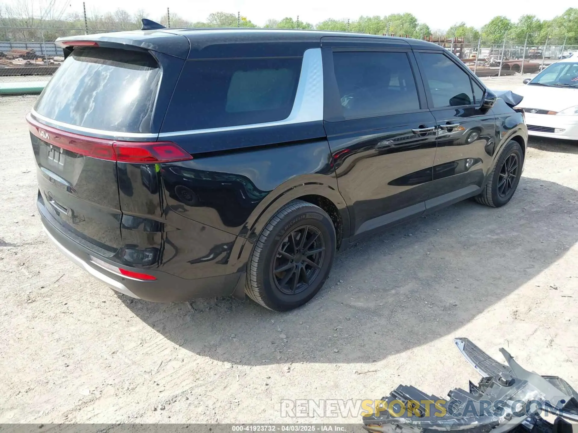 4 fotografías del automóvil dañado KNDNC5H30R6314489 KIA CARNIVAL MPV 2024