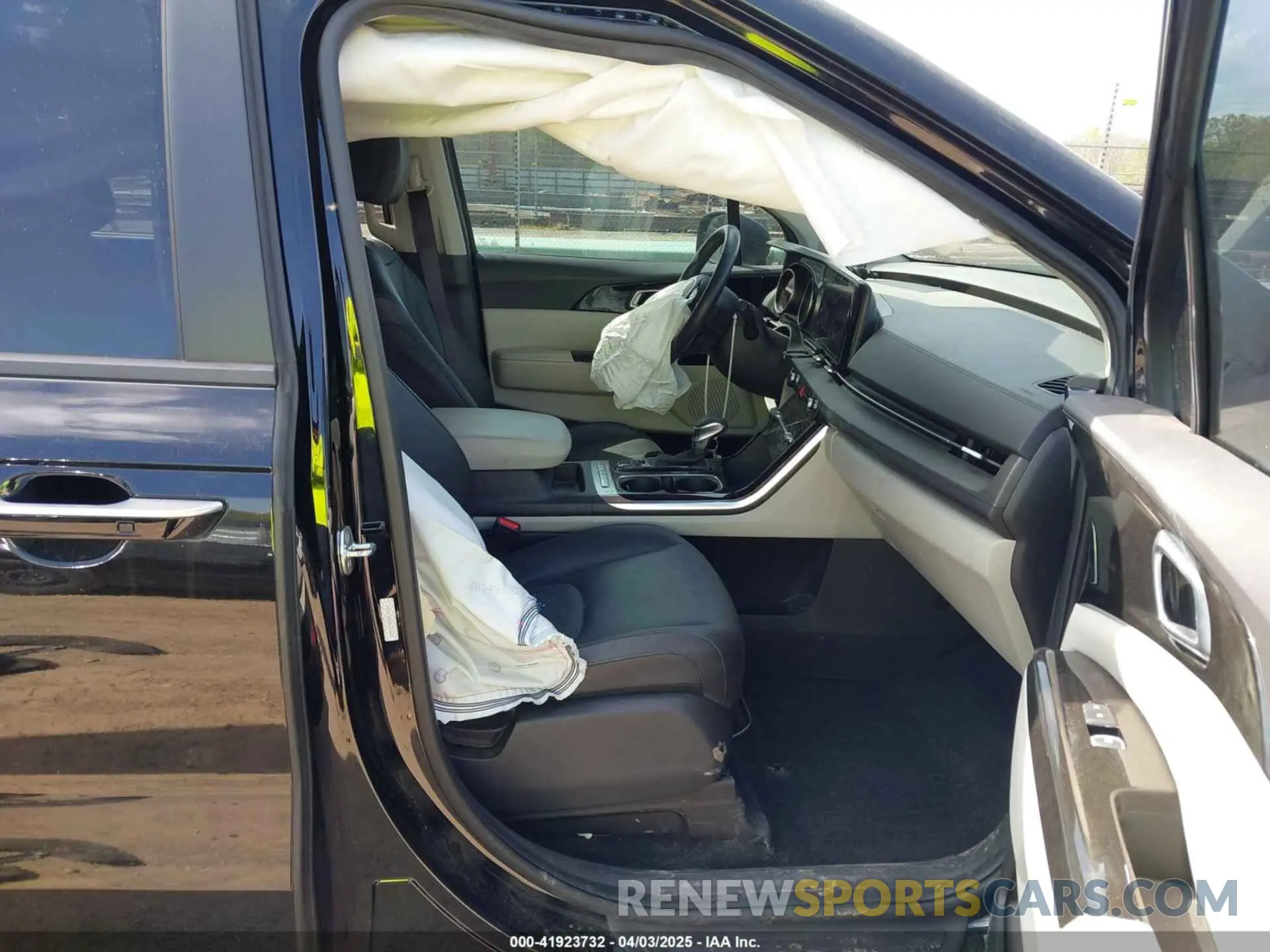 5 fotografías del automóvil dañado KNDNC5H30R6314489 KIA CARNIVAL MPV 2024