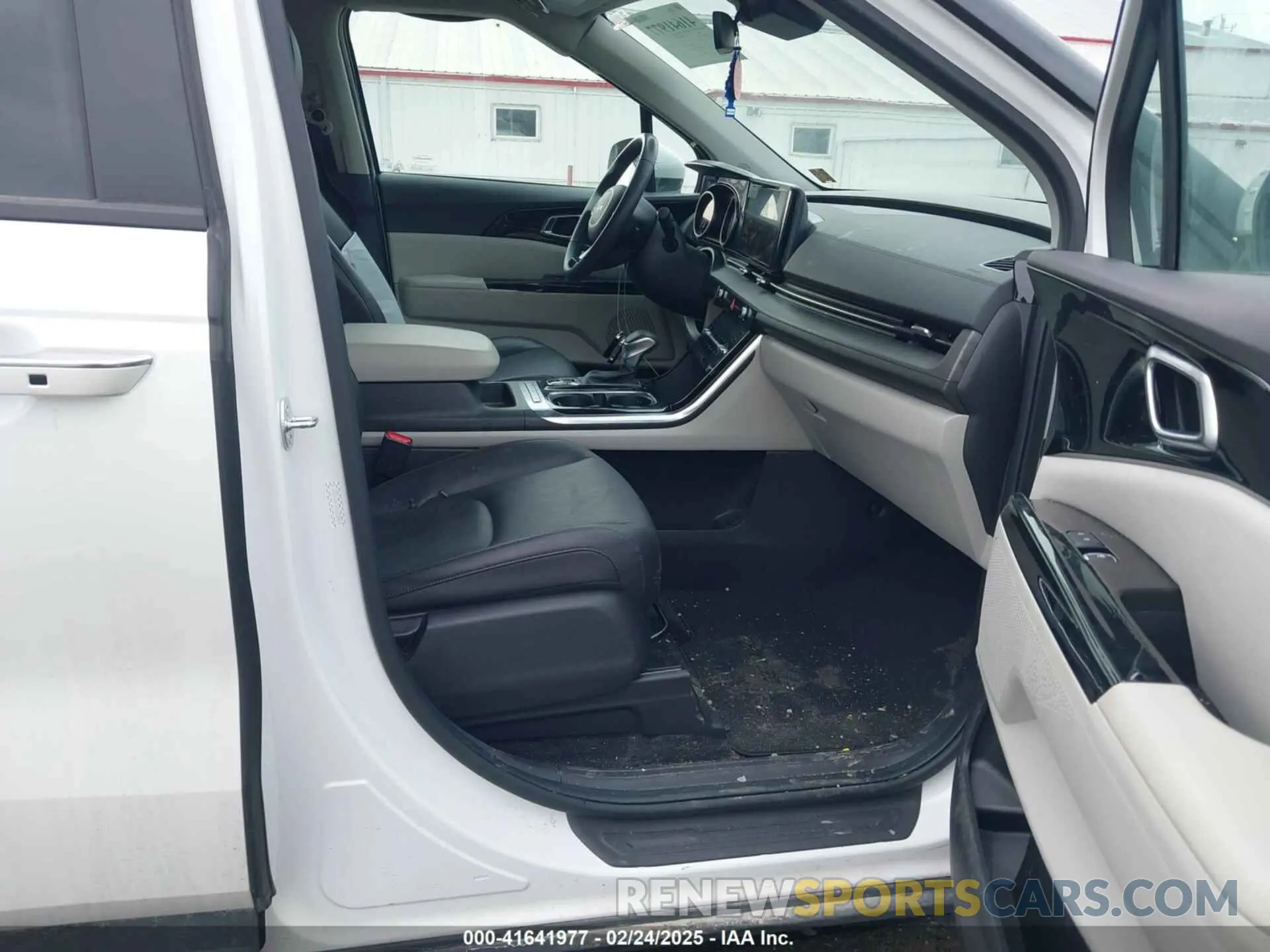 5 fotografías del automóvil dañado KNDNC5H30R6378404 KIA CARNIVAL MPV 2024