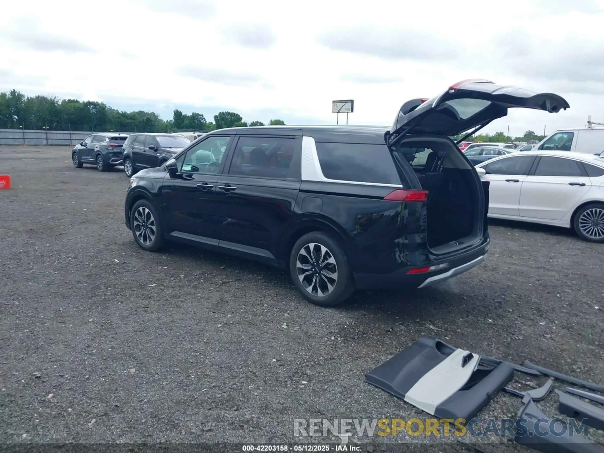 3 fotografías del automóvil dañado KNDNC5H30R6440397 KIA CARNIVAL MPV 2024