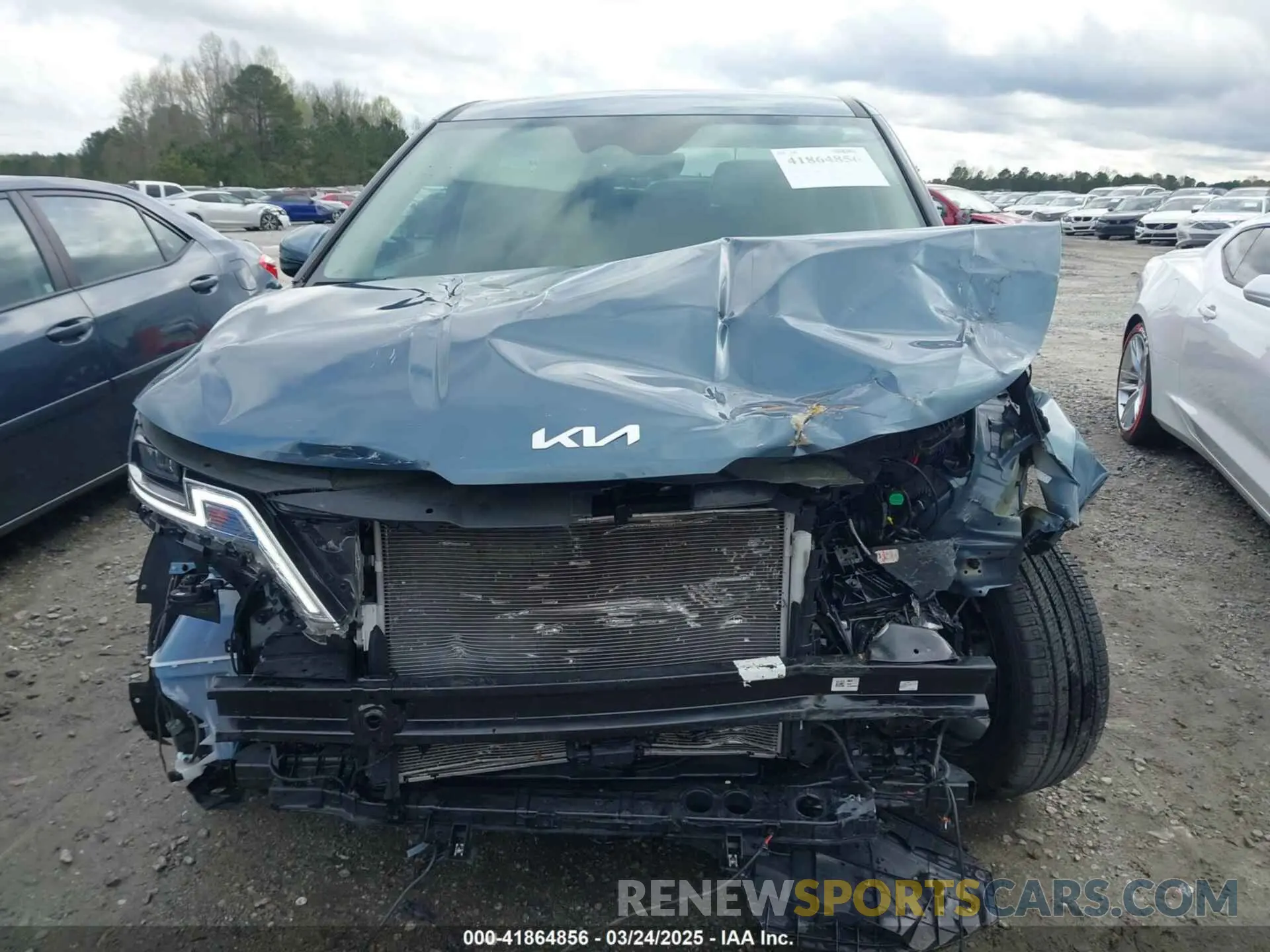 13 fotografías del automóvil dañado KNDNC5H37R6376472 KIA CARNIVAL MPV 2024