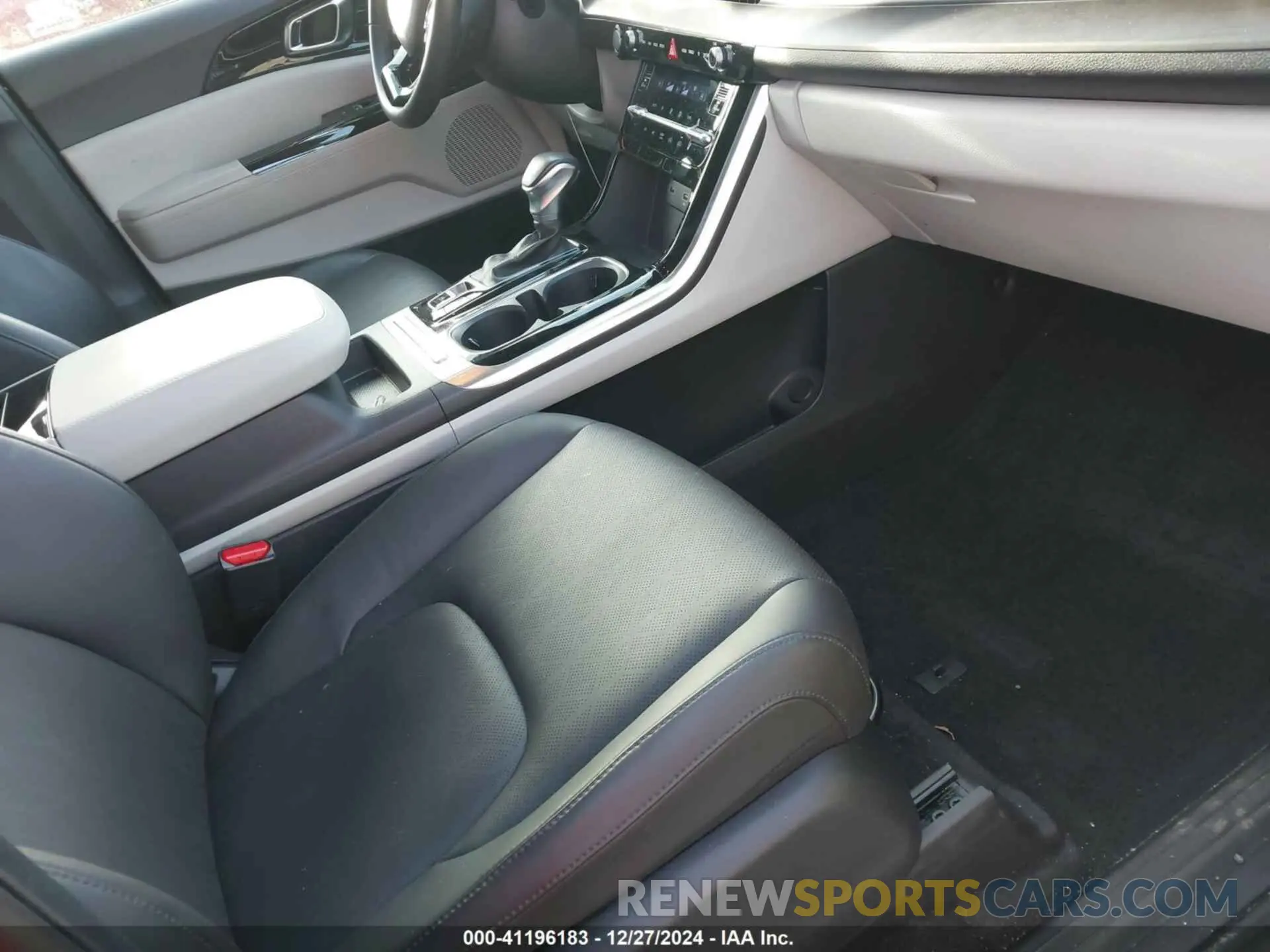 5 fotografías del automóvil dañado KNDNC5H38R6327068 KIA CARNIVAL MPV 2024