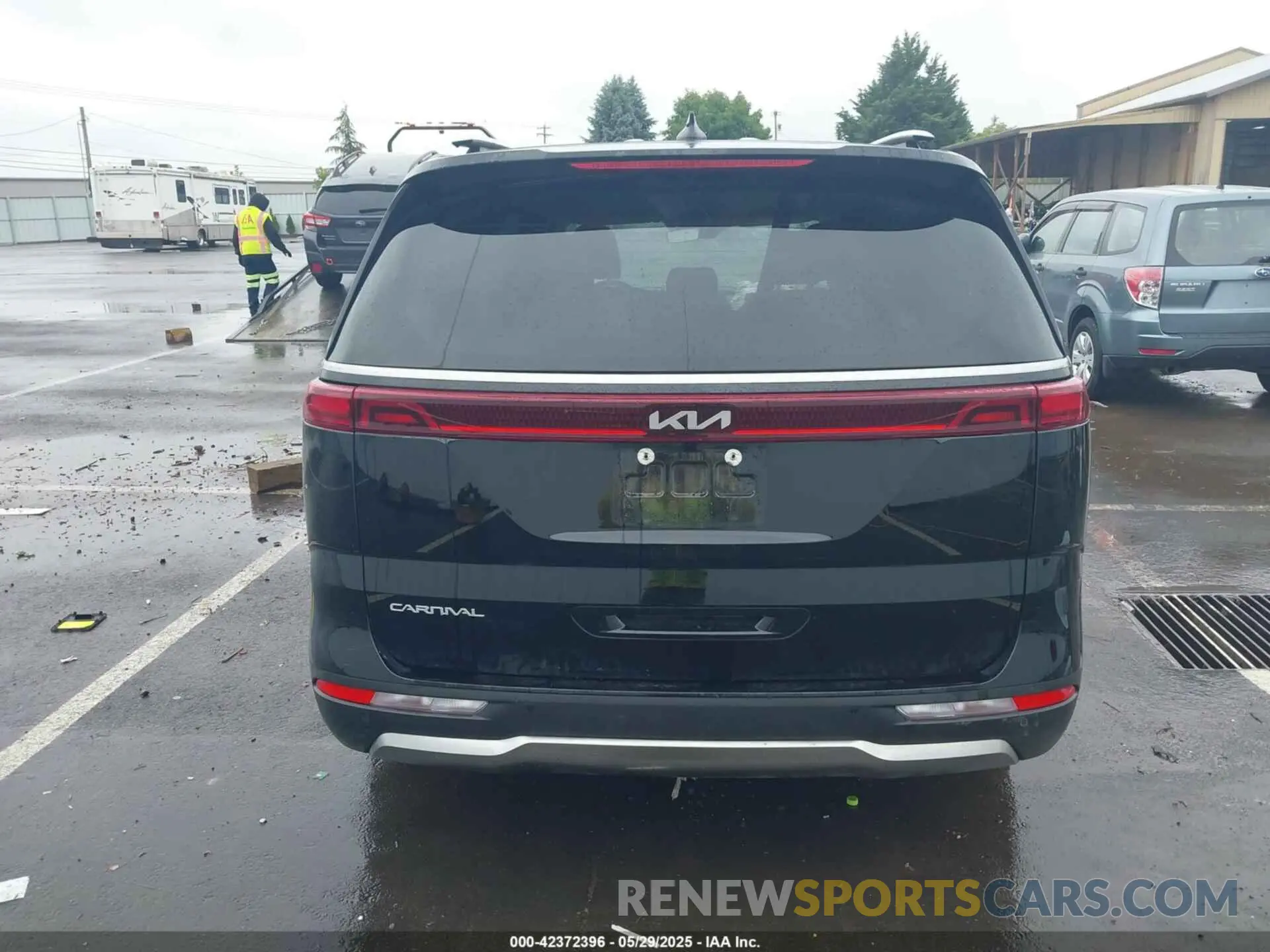 15 fotografías del automóvil dañado KNDNE5H33R6424382 KIA CARNIVAL MPV 2024