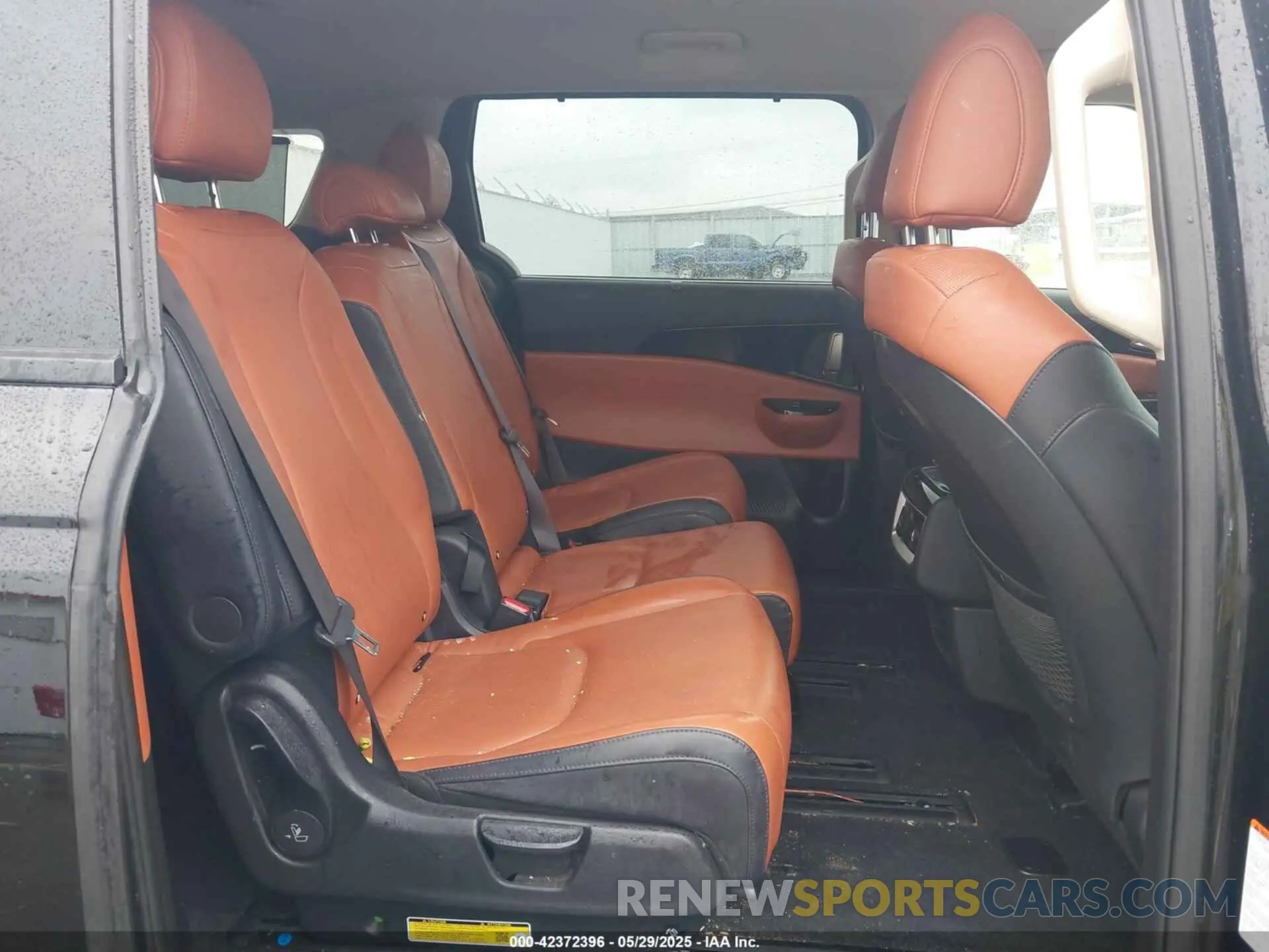 8 fotografías del automóvil dañado KNDNE5H33R6424382 KIA CARNIVAL MPV 2024
