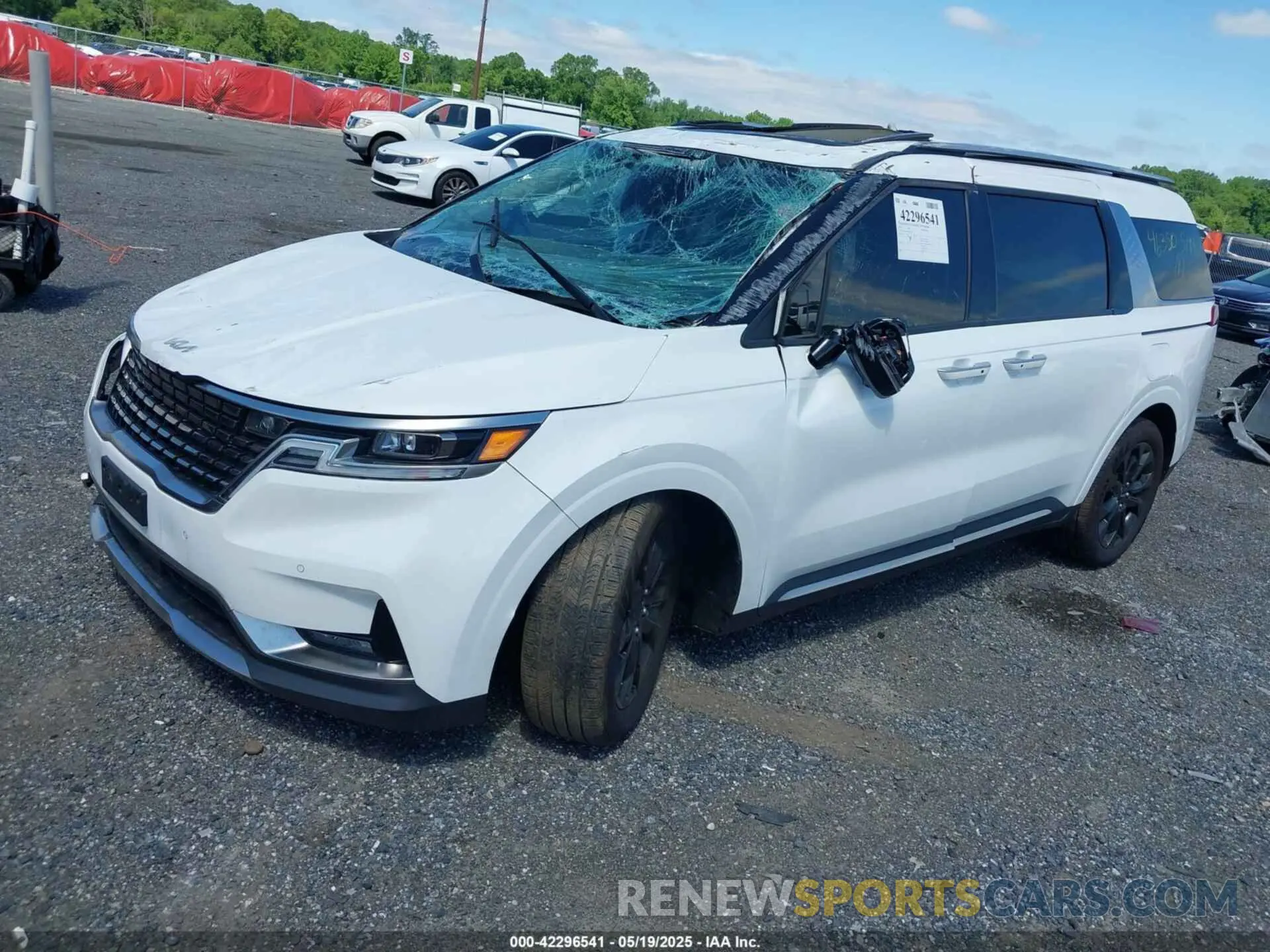 2 fotografías del automóvil dañado KNDNE5H39R6364270 KIA CARNIVAL MPV 2024