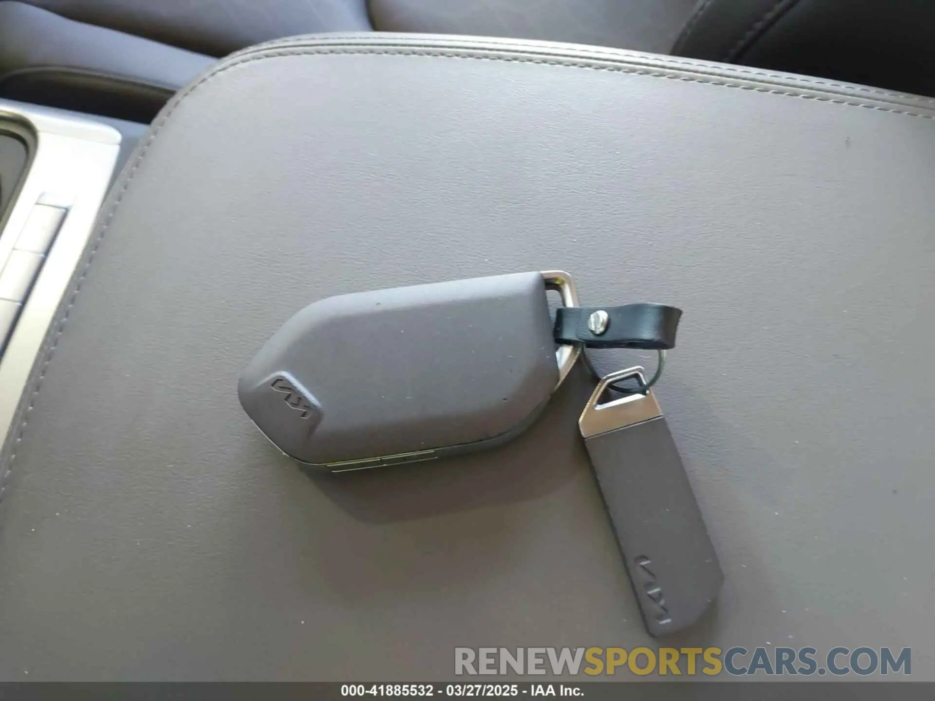 11 fotografías del automóvil dañado KNDNB5K3XS6462795 KIA CARNIVAL MPV 2025