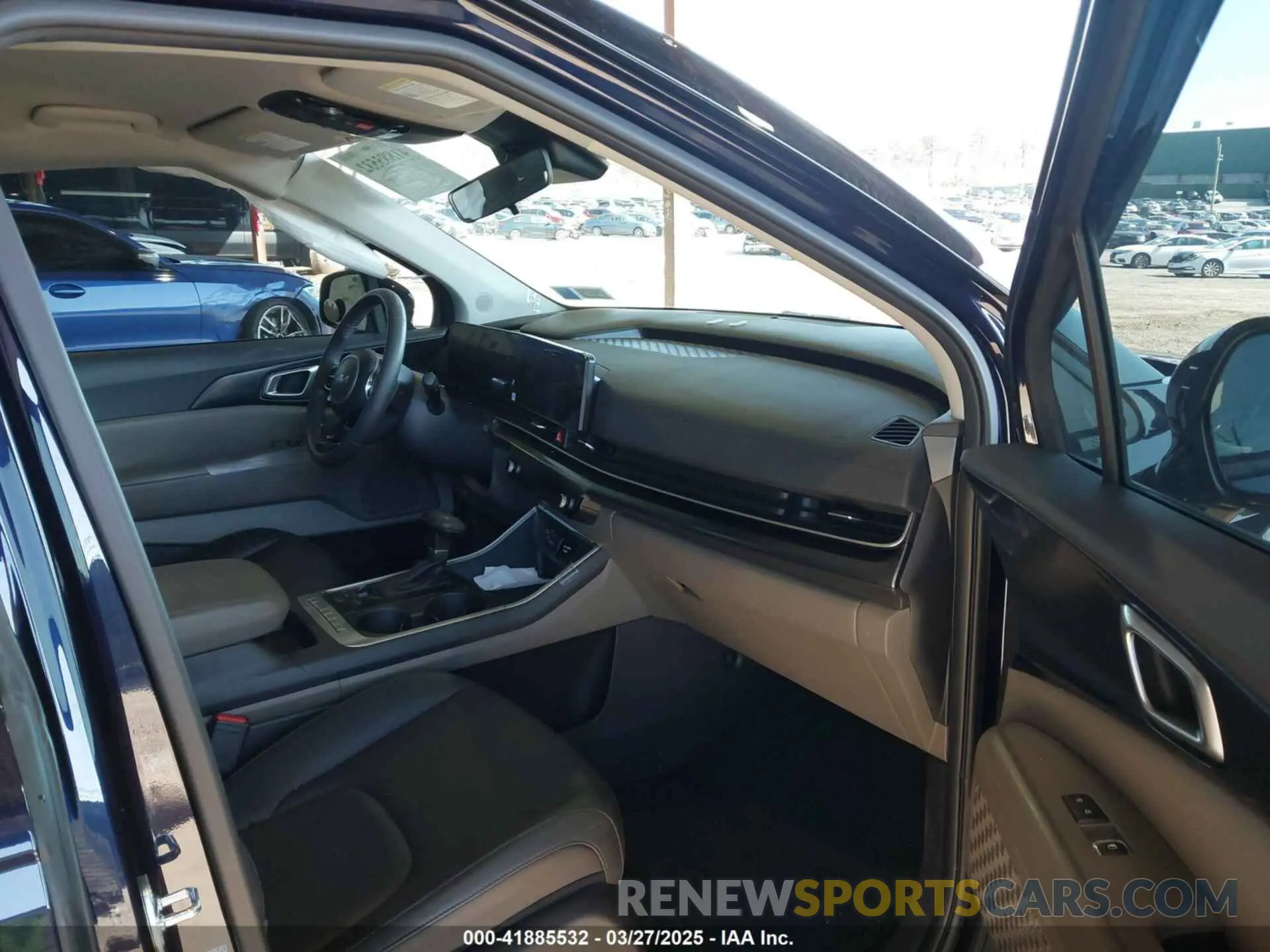 5 fotografías del automóvil dañado KNDNB5K3XS6462795 KIA CARNIVAL MPV 2025