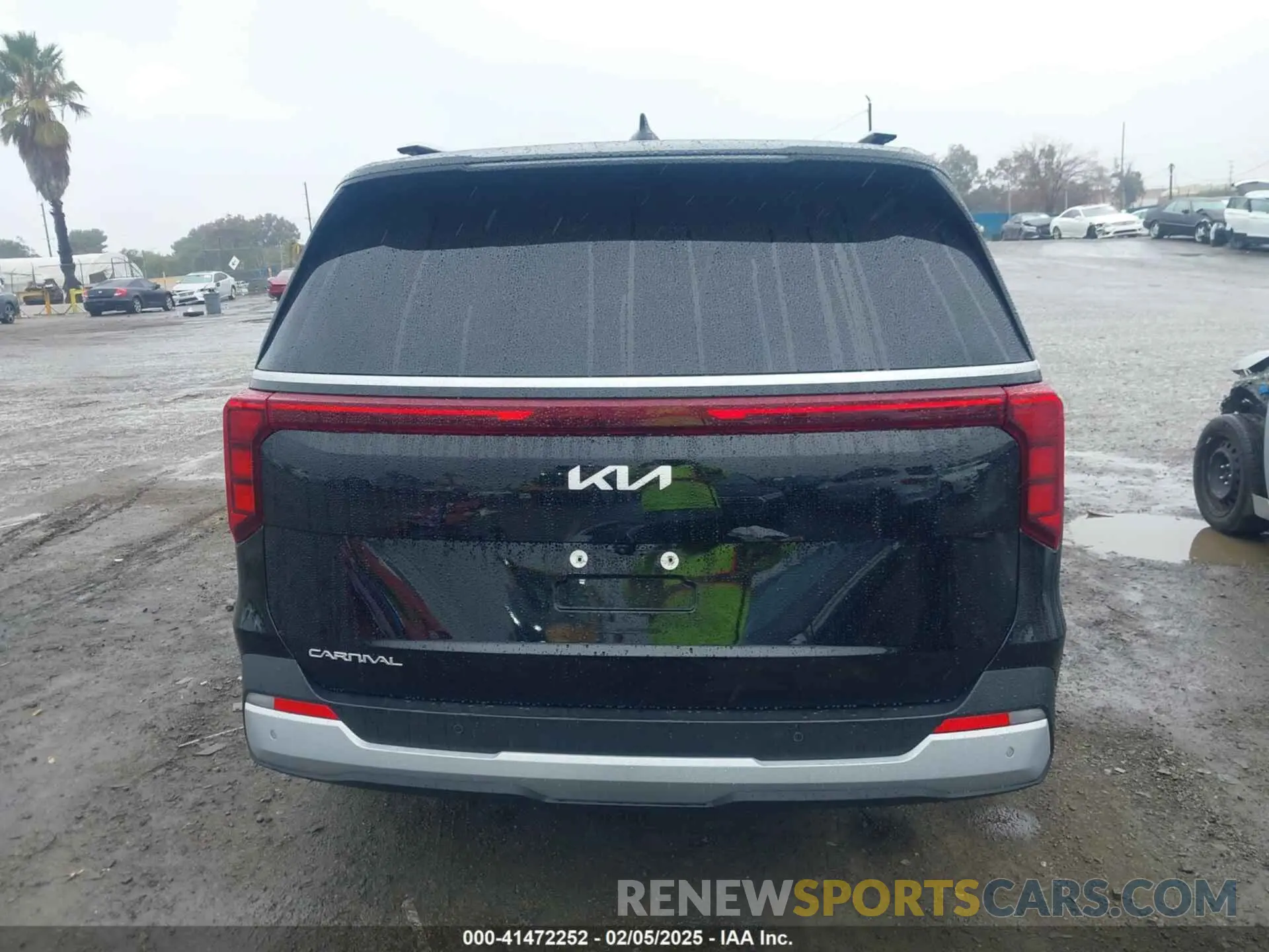 17 fotografías del automóvil dañado KNDNC5K32S6469477 KIA CARNIVAL MPV 2025