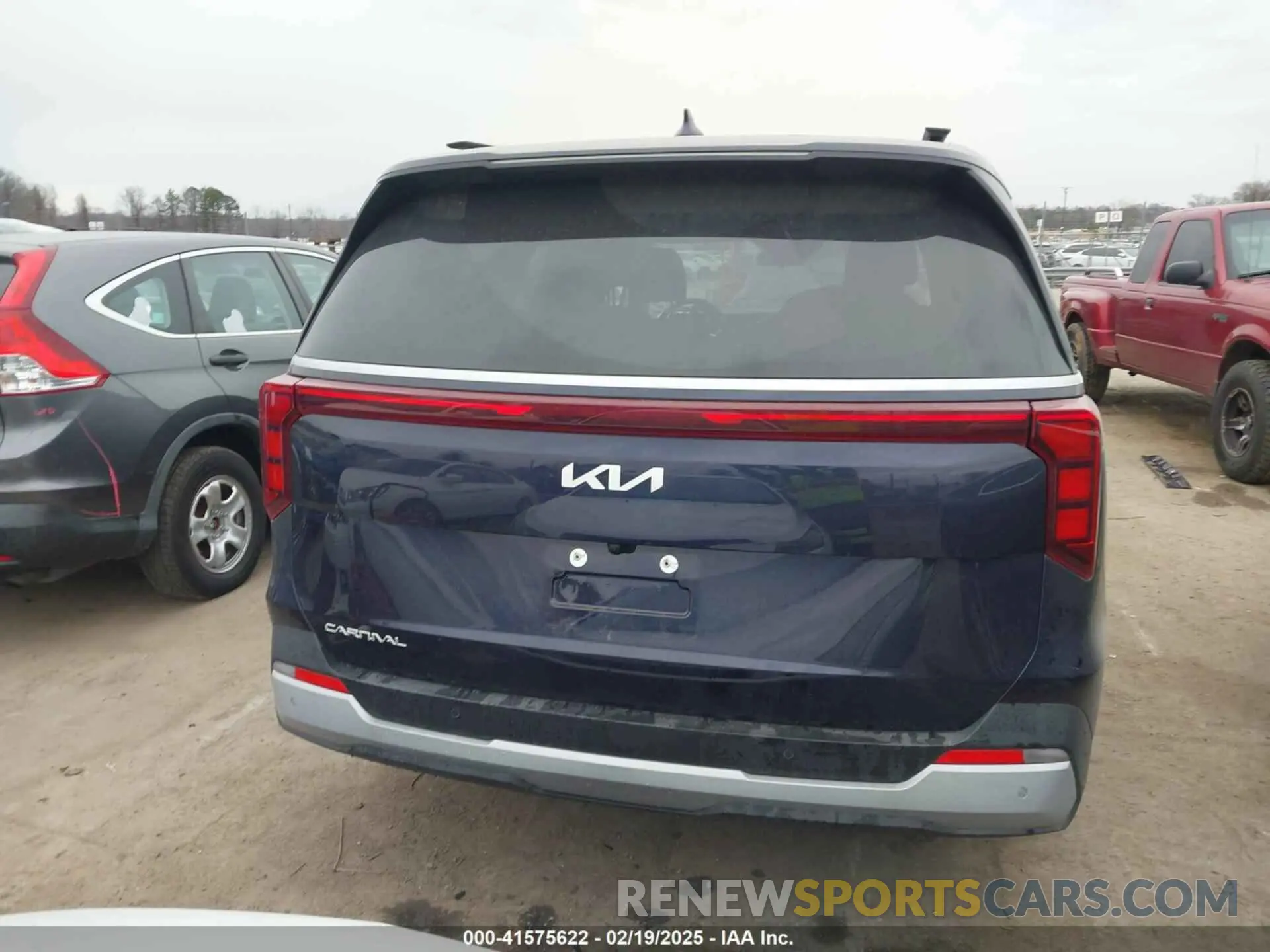 17 fotografías del automóvil dañado KNDNC5K39S6452353 KIA CARNIVAL MPV 2025