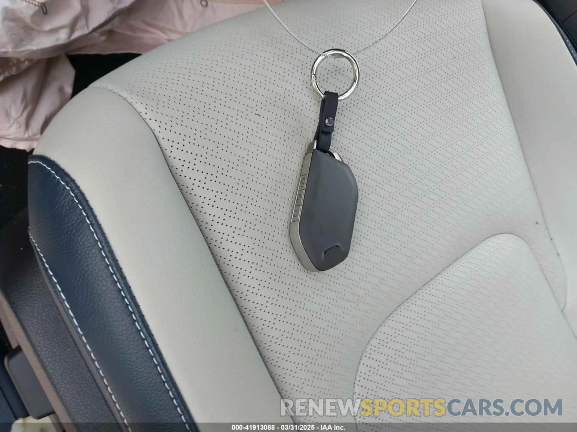 11 fotografías del automóvil dañado KNDNE5K38S6462298 KIA CARNIVAL MPV 2025
