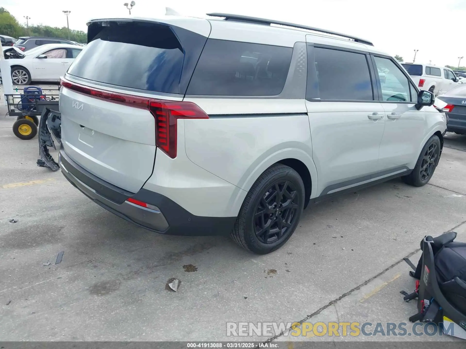 4 fotografías del automóvil dañado KNDNE5K38S6462298 KIA CARNIVAL MPV 2025