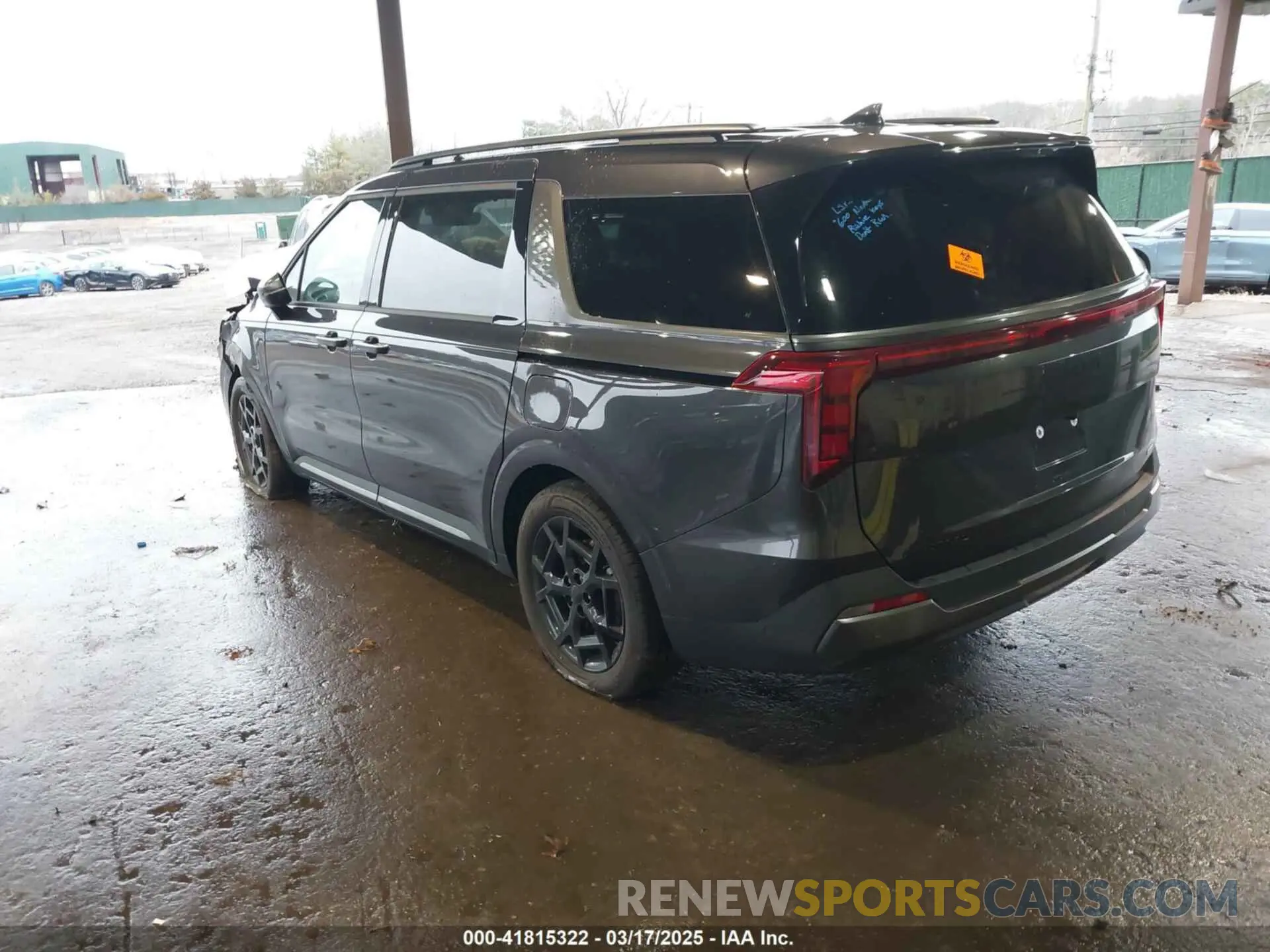 3 fotografías del automóvil dañado KNDNE5KA4S6033593 KIA CARNIVAL MPV HYBRID 2025