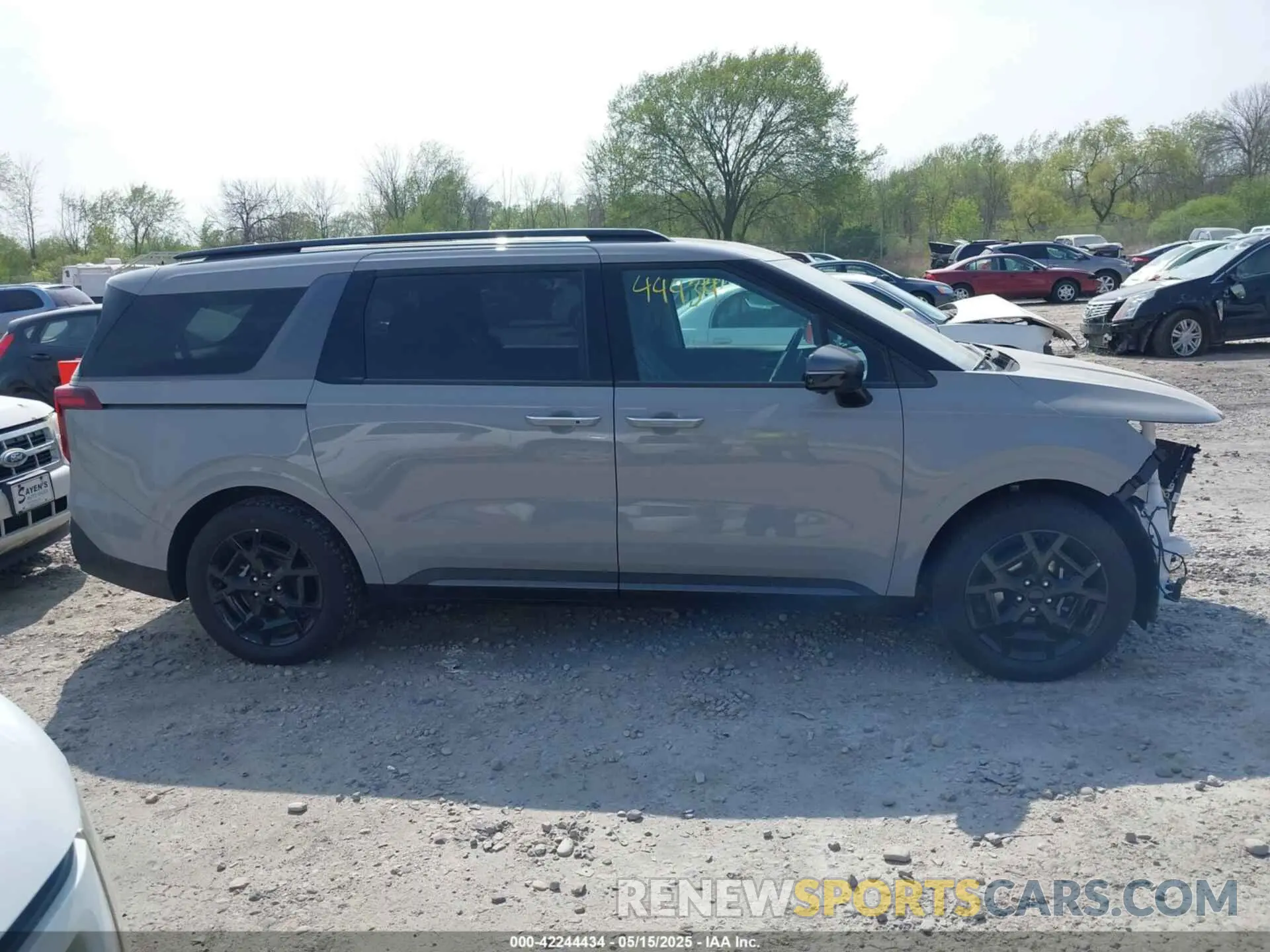 13 fotografías del automóvil dañado KNDNE5KA8S6042829 KIA CARNIVAL MPV HYBRID 2025