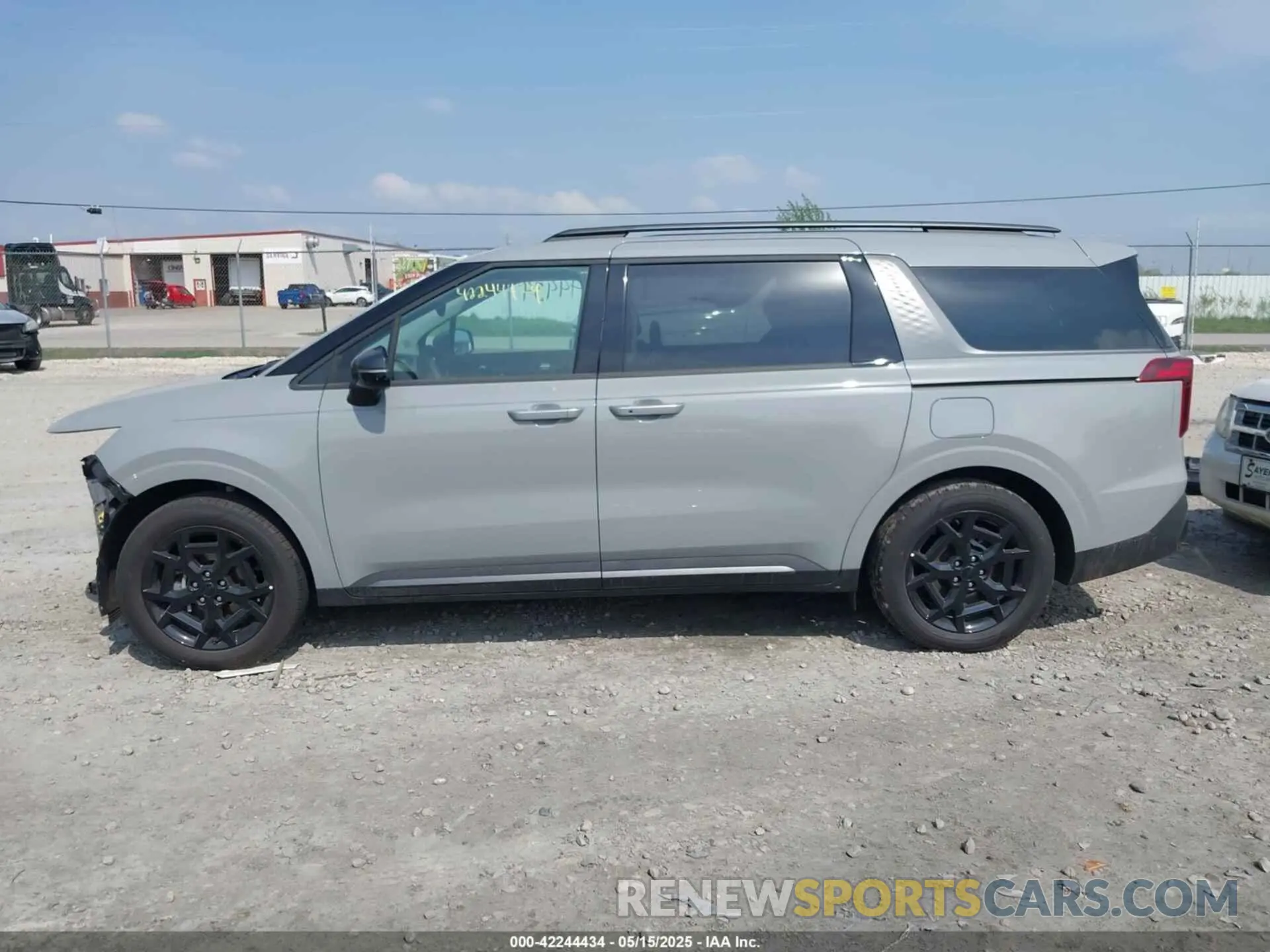 14 fotografías del automóvil dañado KNDNE5KA8S6042829 KIA CARNIVAL MPV HYBRID 2025
