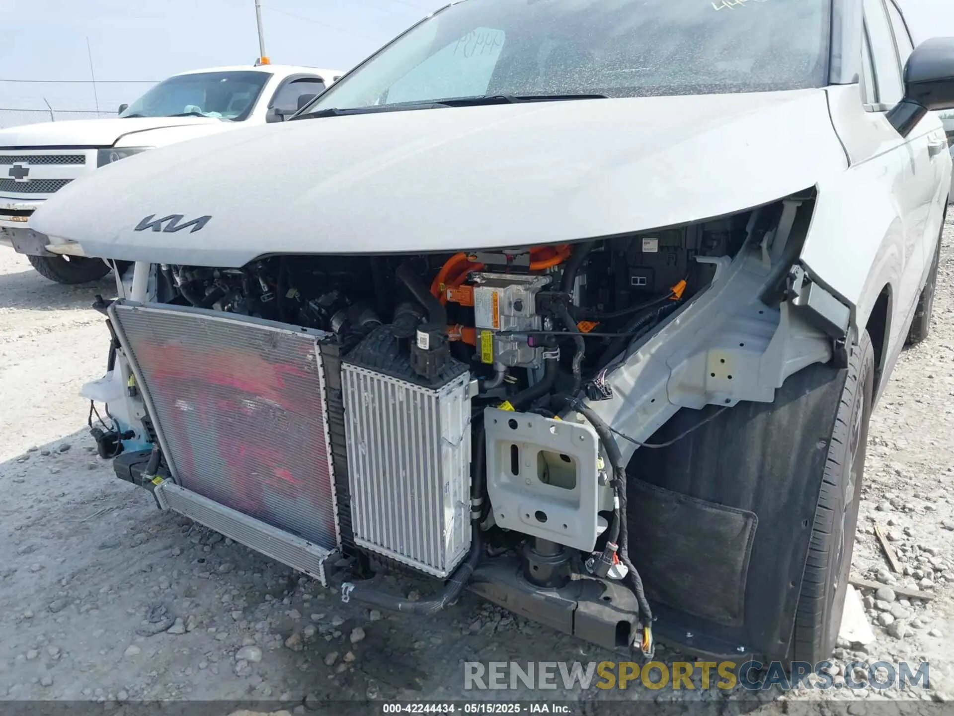 6 fotografías del automóvil dañado KNDNE5KA8S6042829 KIA CARNIVAL MPV HYBRID 2025