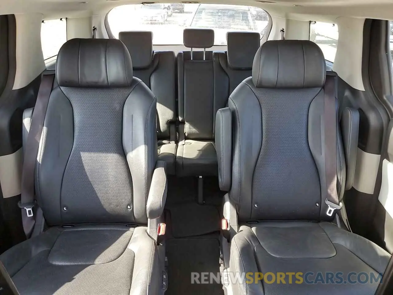 10 fotografías del automóvil dañado KNDNE5H35N6072755 KIA CARNIVAL S 2022