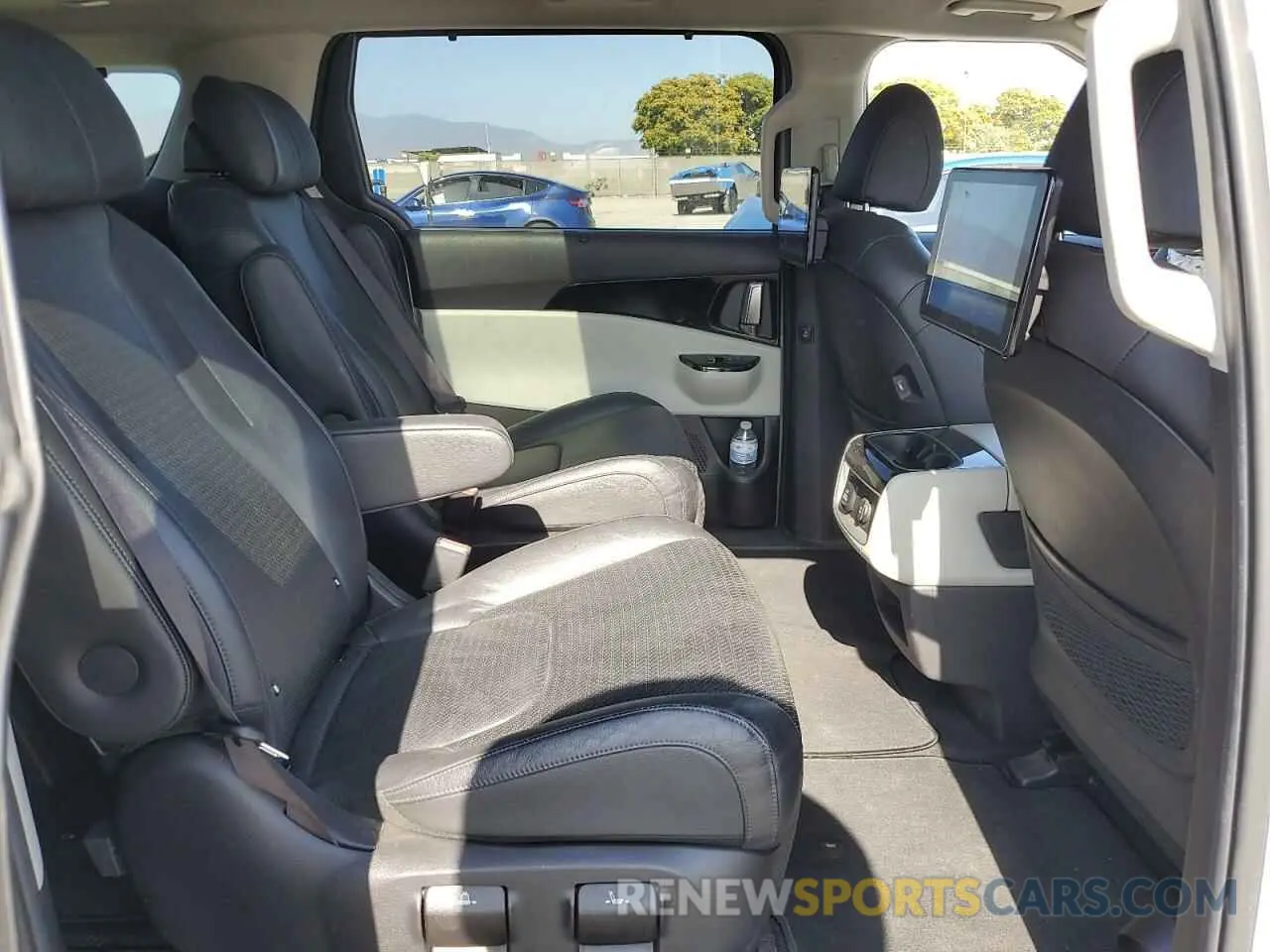 11 fotografías del automóvil dañado KNDNE5H35N6072755 KIA CARNIVAL S 2022