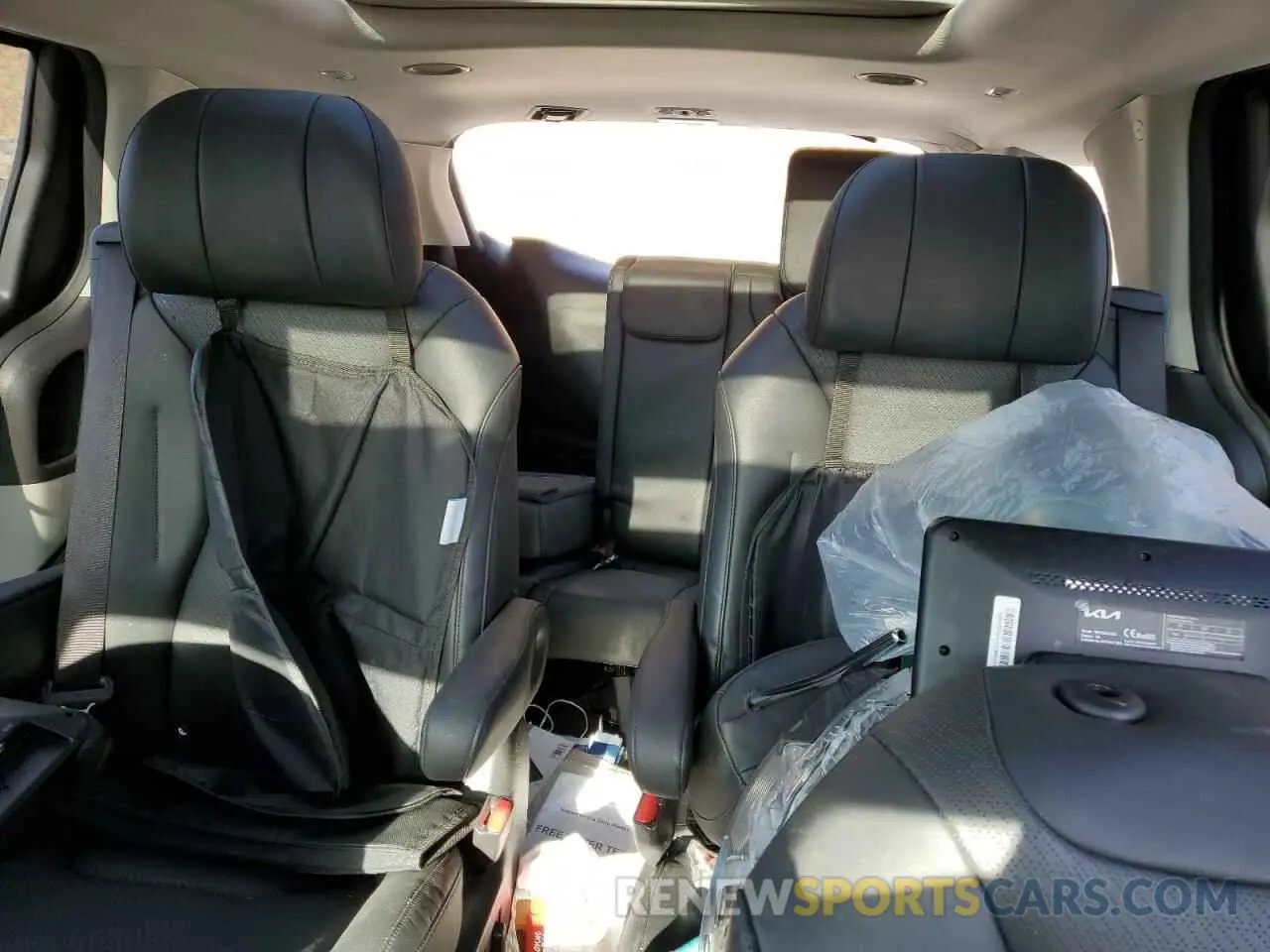 10 fotografías del automóvil dañado KNDNE5H36N6082386 KIA CARNIVAL S 2022