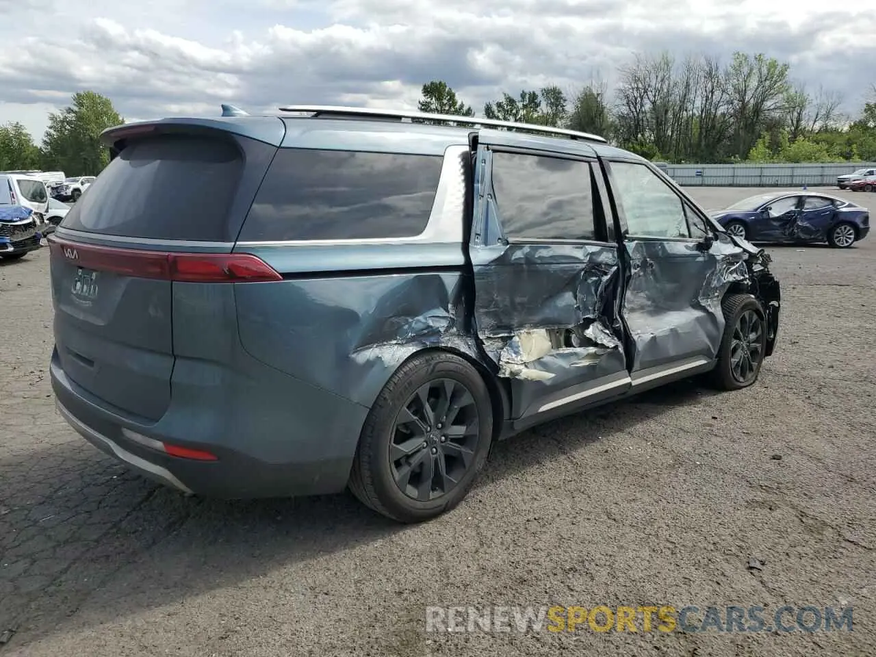 3 fotografías del automóvil dañado KNDNE5H31P6236392 KIA CARNIVAL S 2023