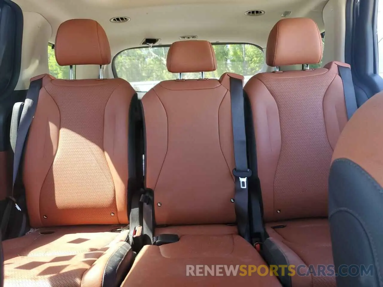 10 fotografías del automóvil dañado KNDNE5H39P6269124 KIA CARNIVAL S 2023