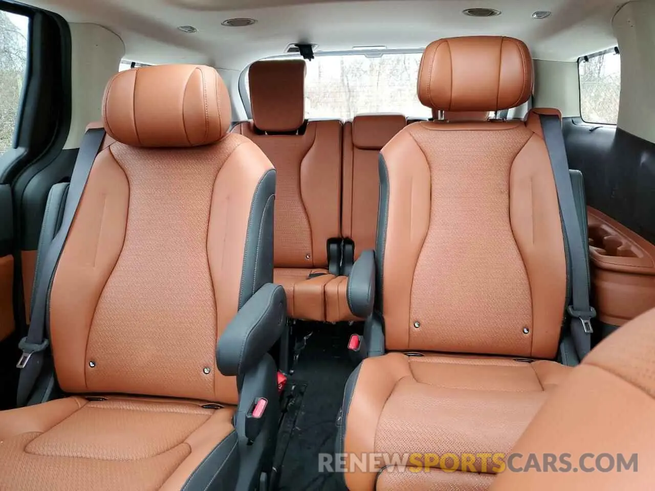 10 fotografías del automóvil dañado KNDNE5K34S6453596 KIA CARNIVAL S 2025