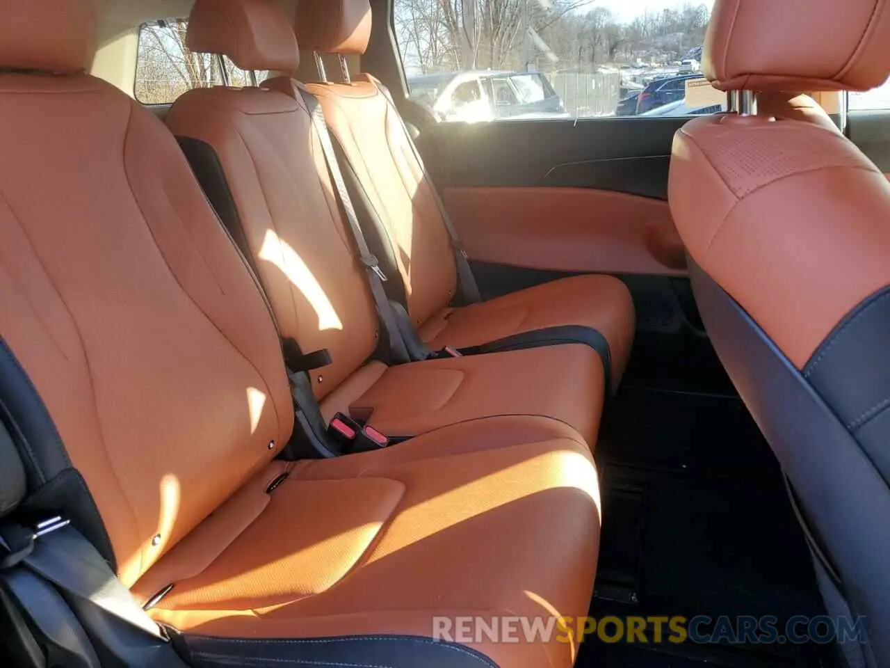 11 fotografías del automóvil dañado KNDNE5K34S6485318 KIA CARNIVAL S 2025