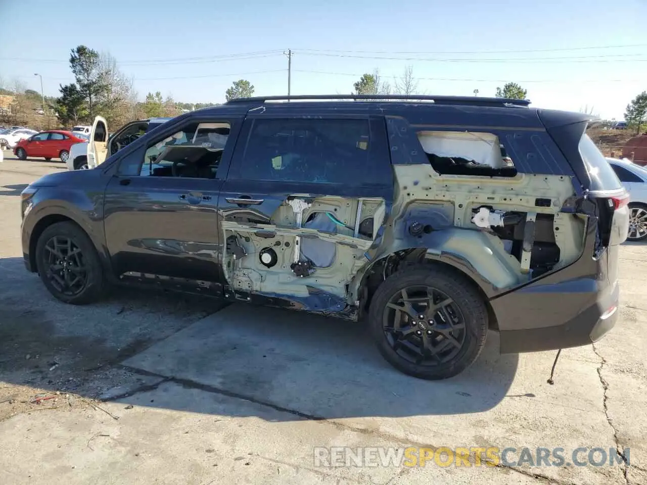 2 fotografías del automóvil dañado KNDNE5K38S6461393 KIA CARNIVAL S 2025