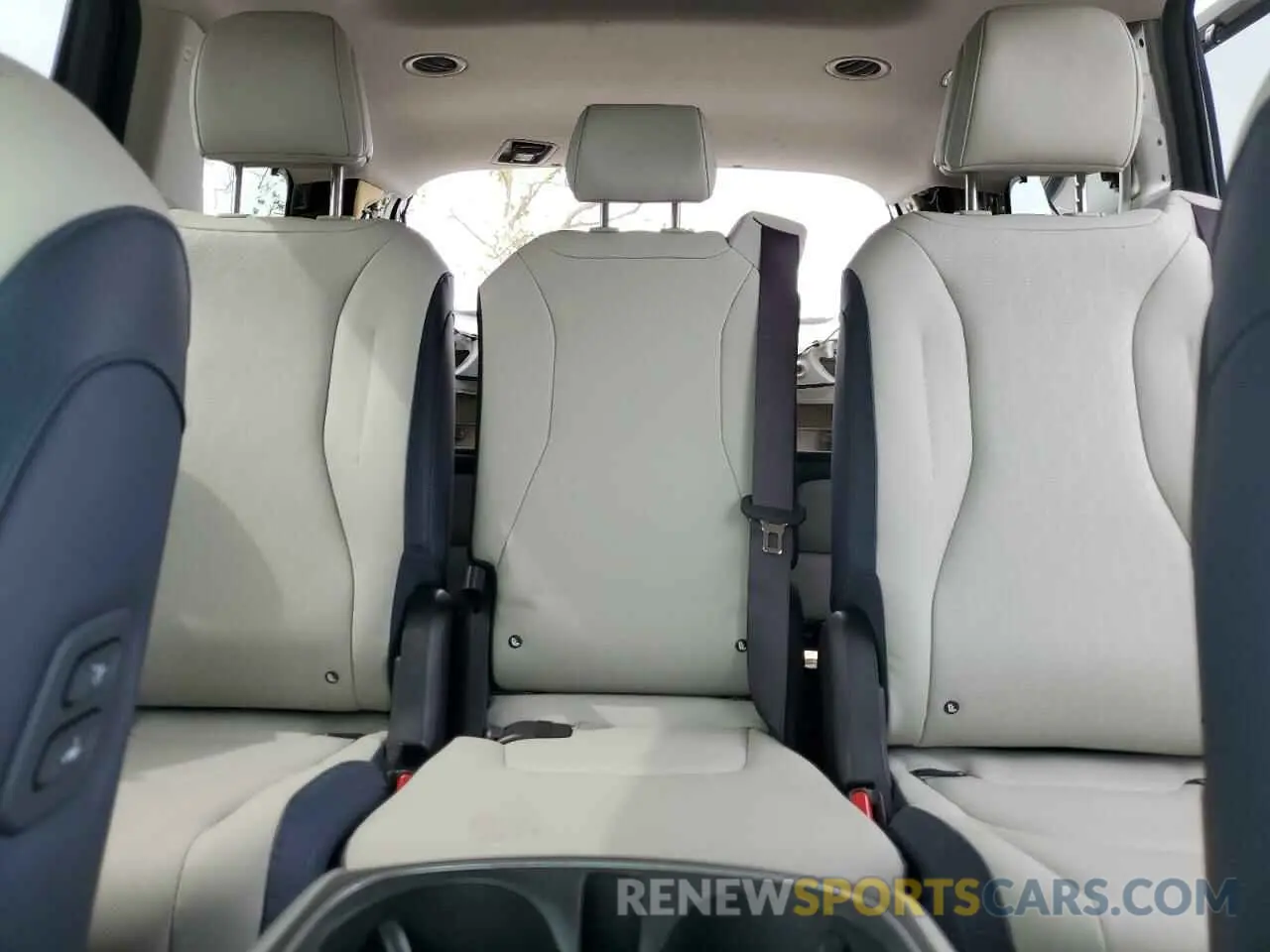 10 fotografías del automóvil dañado KNDNE5KA9S6042368 KIA CARNIVAL S 2025