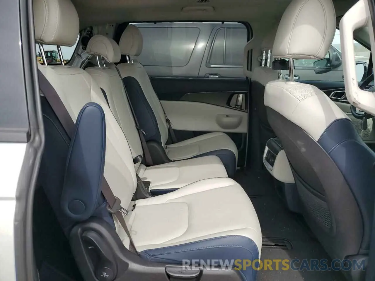 11 fotografías del automóvil dañado KNDNE5KA9S6042368 KIA CARNIVAL S 2025