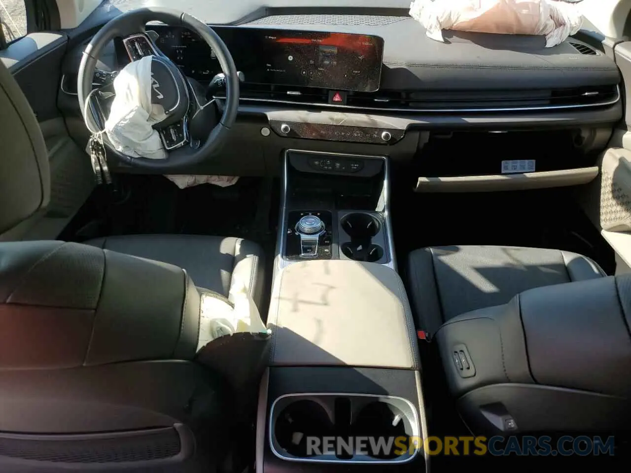 8 fotografías del automóvil dañado KNDNE5KAXS6042184 KIA CARNIVAL S 2025