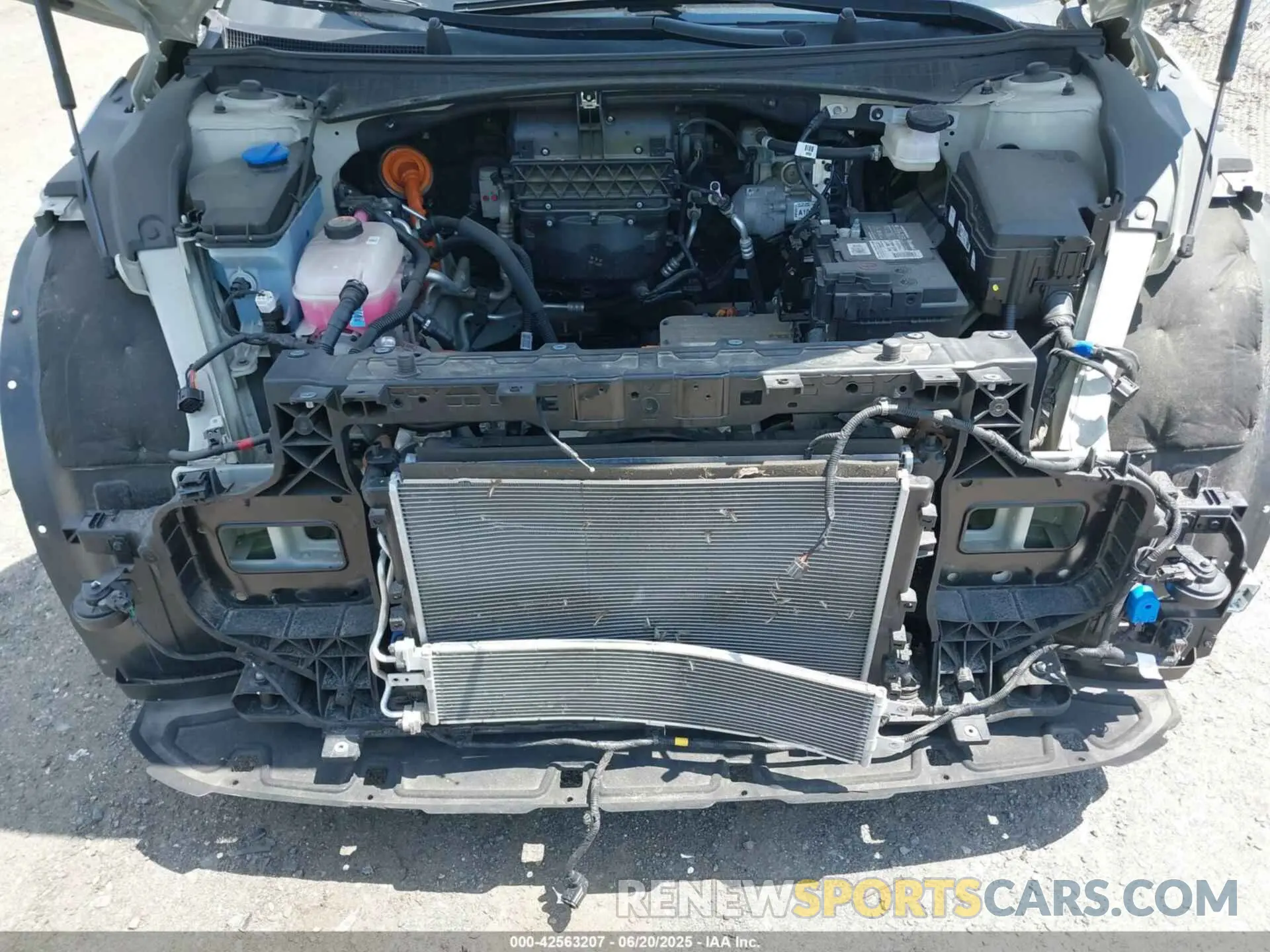 20 fotografías del automóvil dañado KNDC34LA6N5034535 KIA EV6 2022