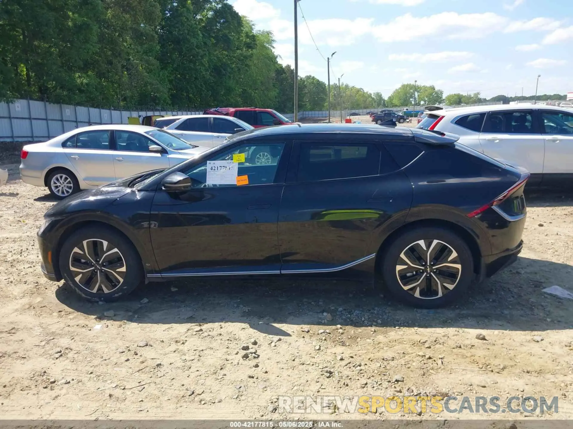 14 fotografías del automóvil dañado KNDC34LA7N5081203 KIA EV6 2022