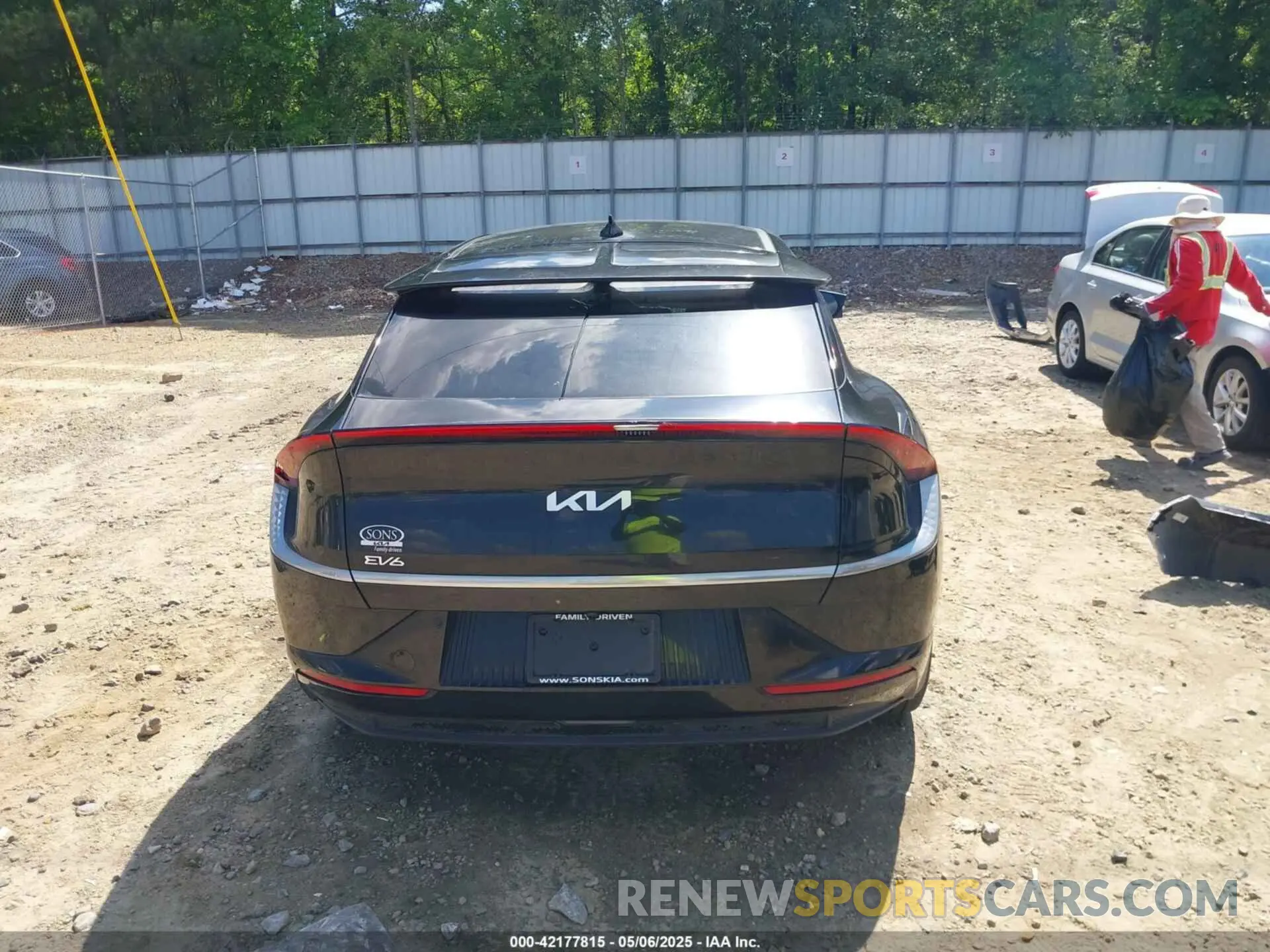 16 fotografías del automóvil dañado KNDC34LA7N5081203 KIA EV6 2022