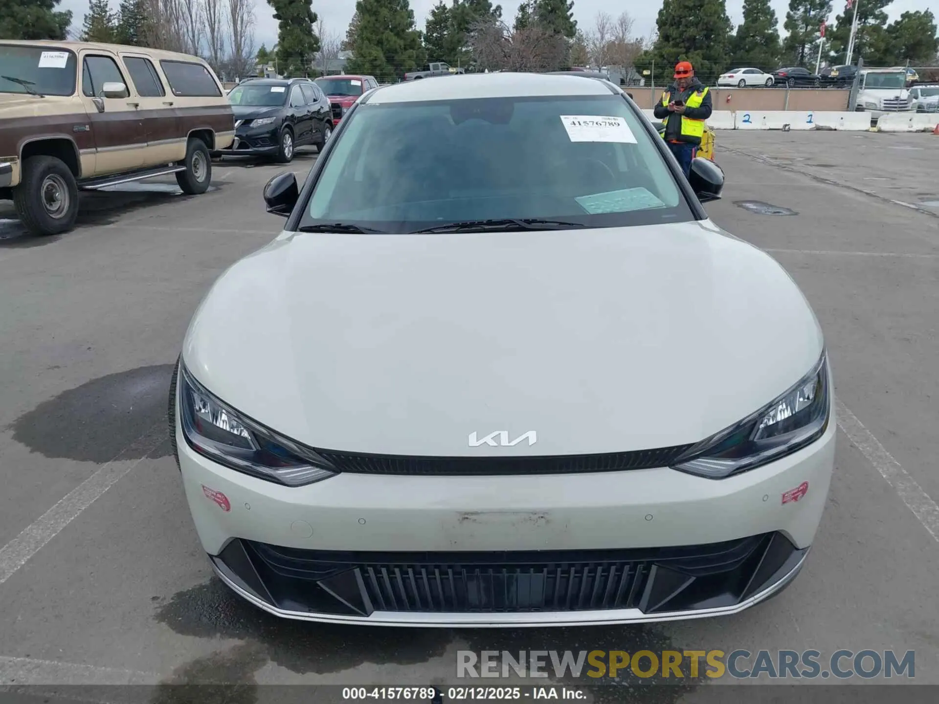 12 fotografías del automóvil dañado KNDC34LA9N5043553 KIA EV6 2022