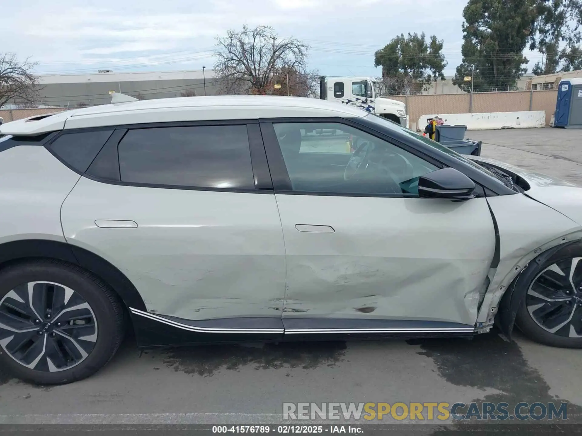 13 fotografías del automóvil dañado KNDC34LA9N5043553 KIA EV6 2022