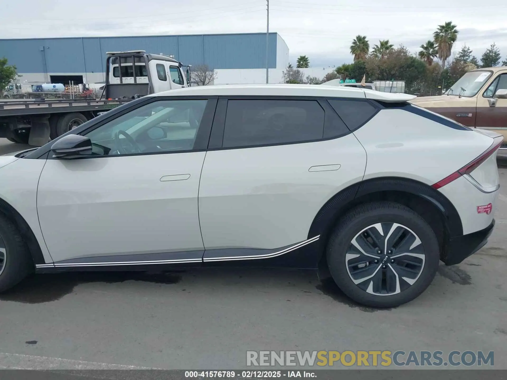 14 fotografías del automóvil dañado KNDC34LA9N5043553 KIA EV6 2022
