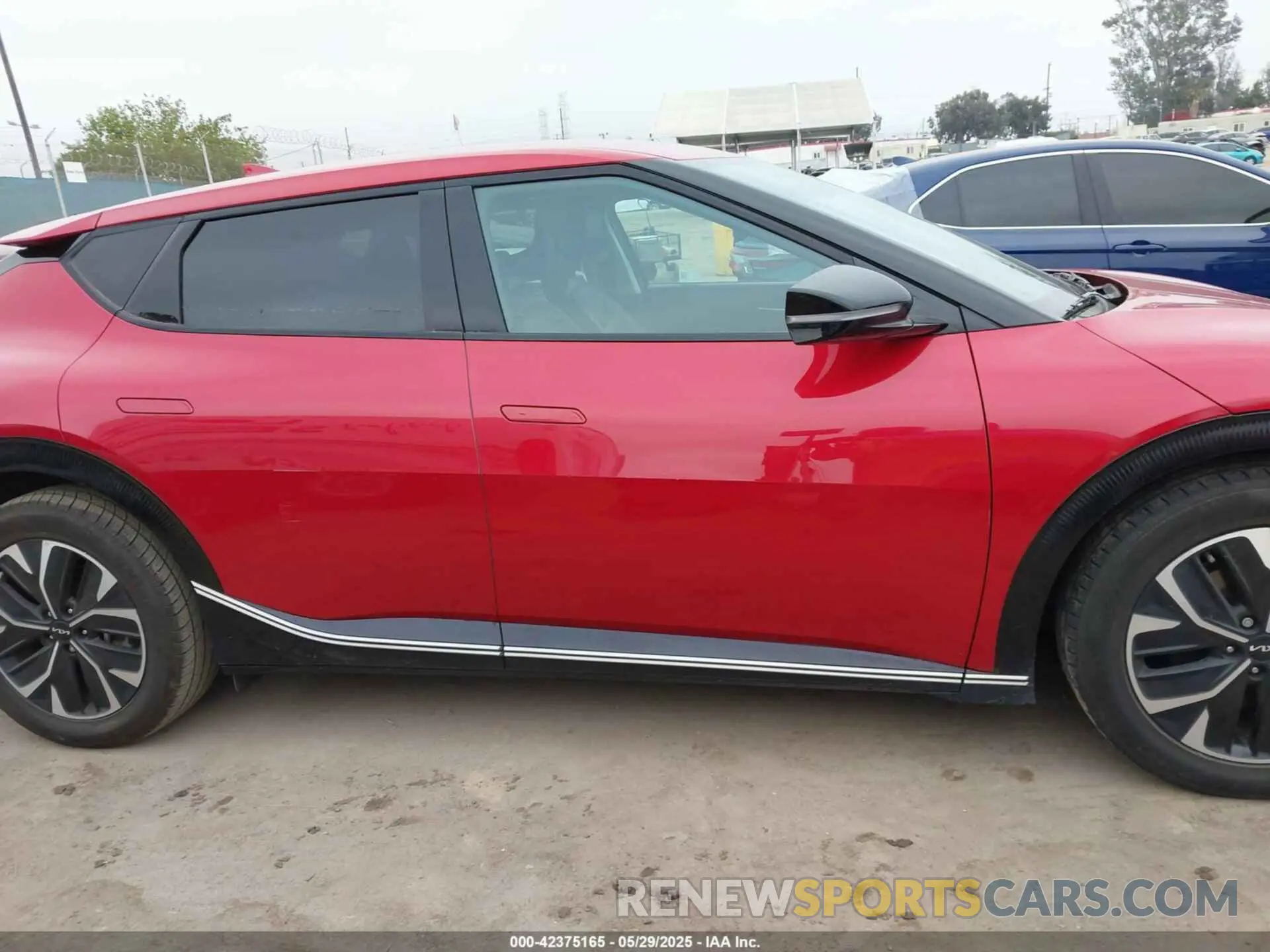 13 fotografías del automóvil dañado KNDC34LAXN5066095 KIA EV6 2022
