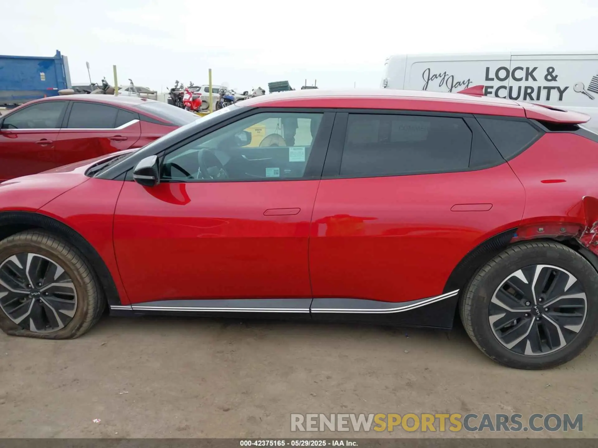 14 fotografías del automóvil dañado KNDC34LAXN5066095 KIA EV6 2022