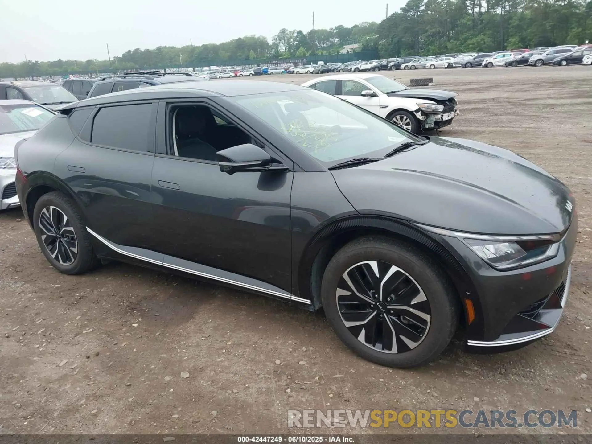 13 fotografías del automóvil dañado KNDC3DLC0N5029056 KIA EV6 2022