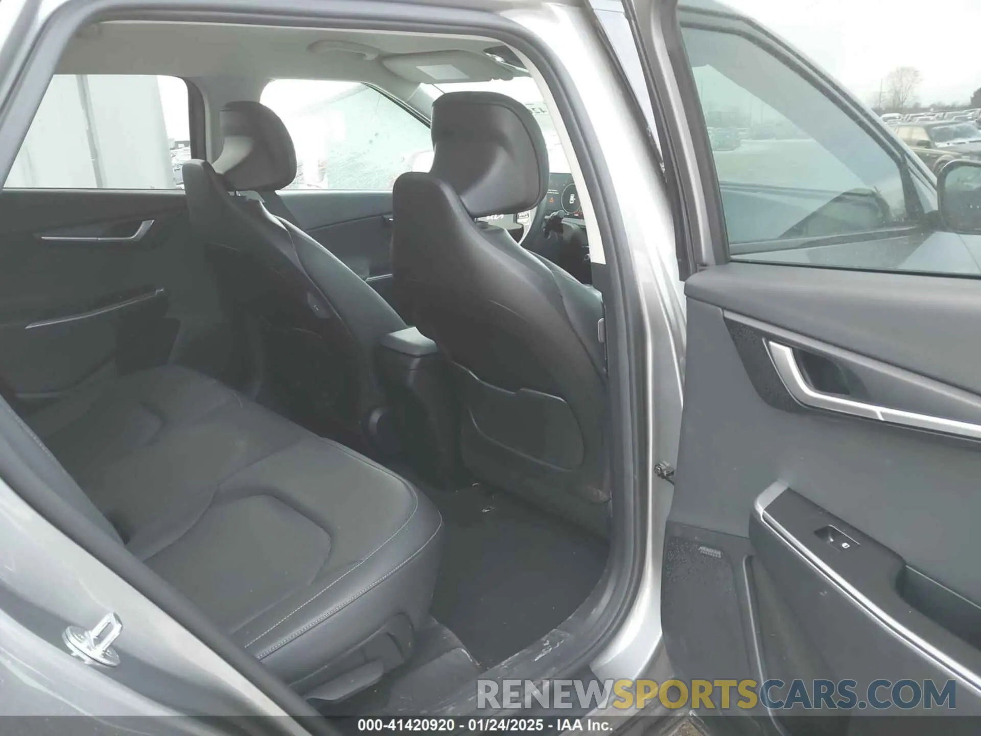 8 fotografías del automóvil dañado KNDC3DLC0N5076216 KIA EV6 2022