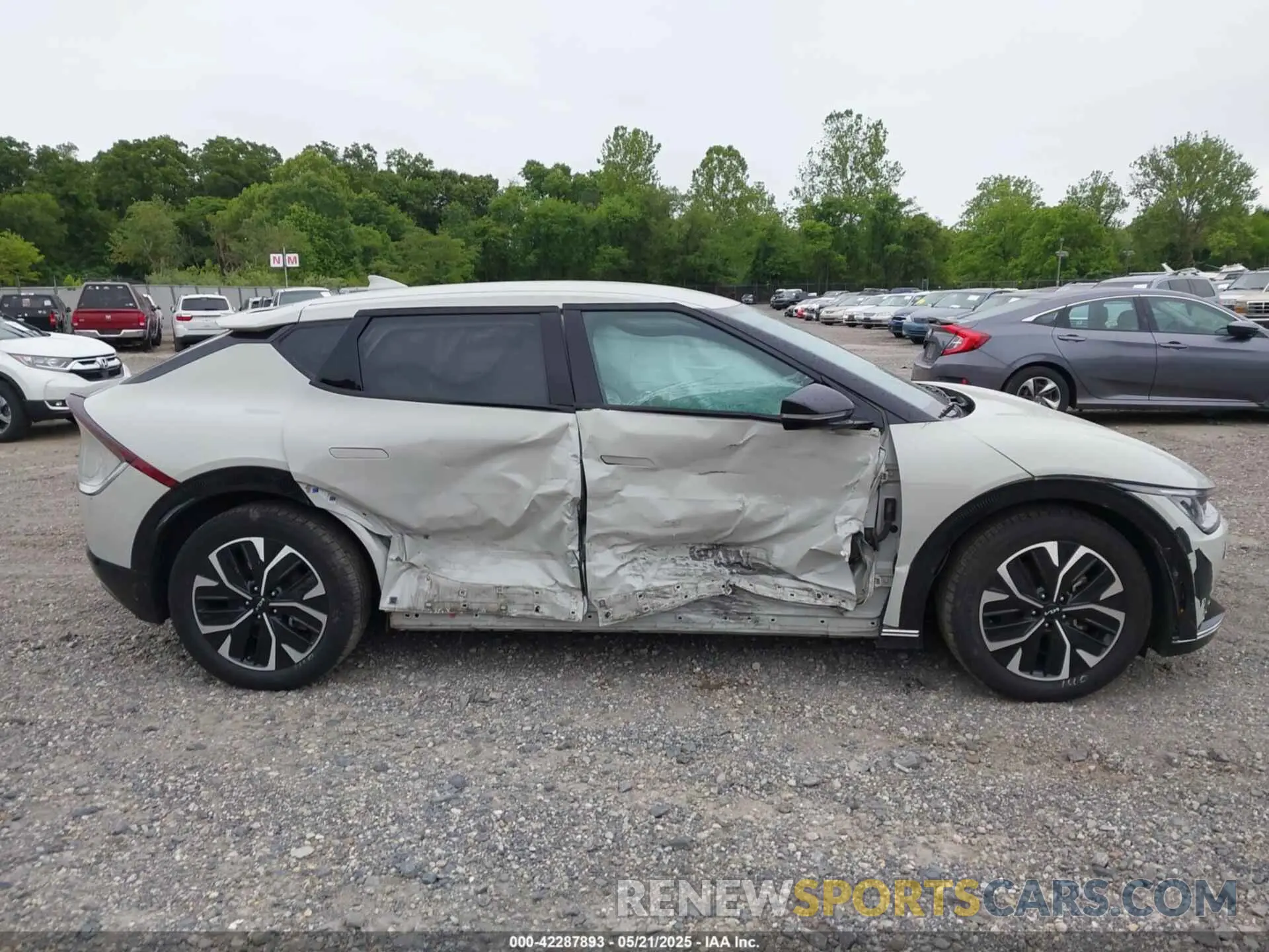 14 fotografías del automóvil dañado KNDC3DLCXN5087157 KIA EV6 2022