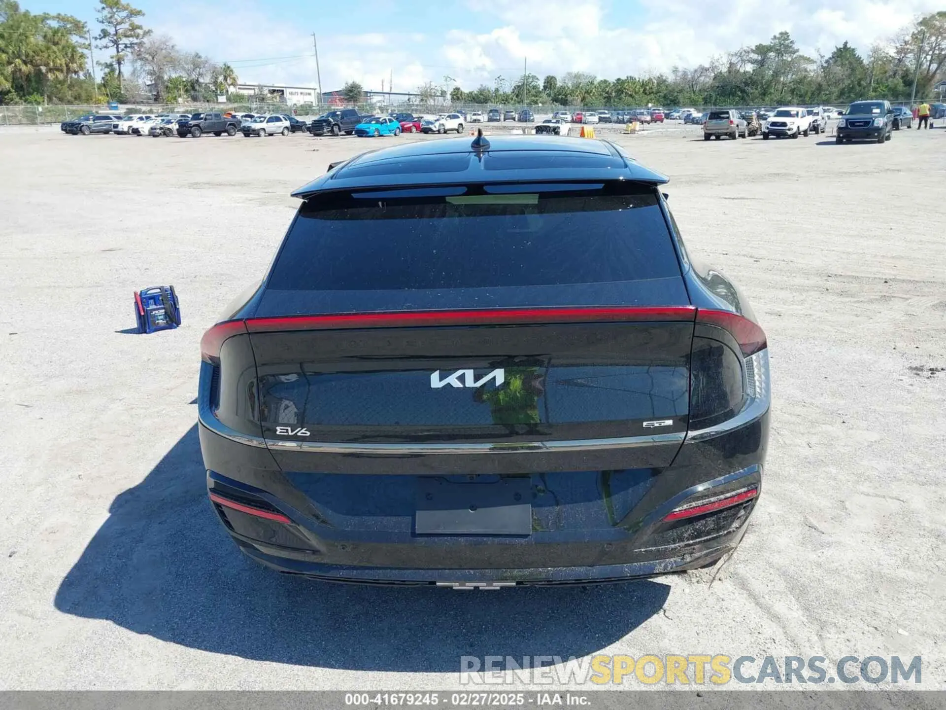 17 fotografías del automóvil dañado KNDC44LA7N5027008 KIA EV6 2022