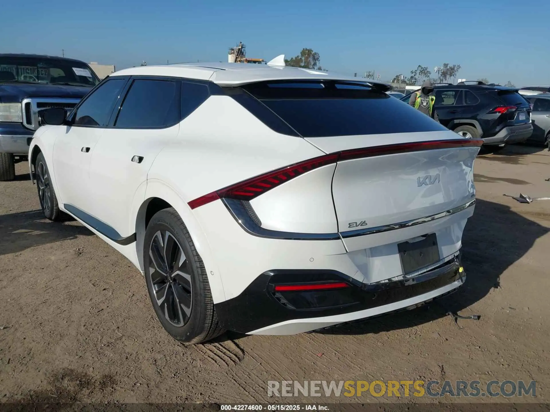 3 fotografías del automóvil dañado KNDC44LA9N5030847 KIA EV6 2022