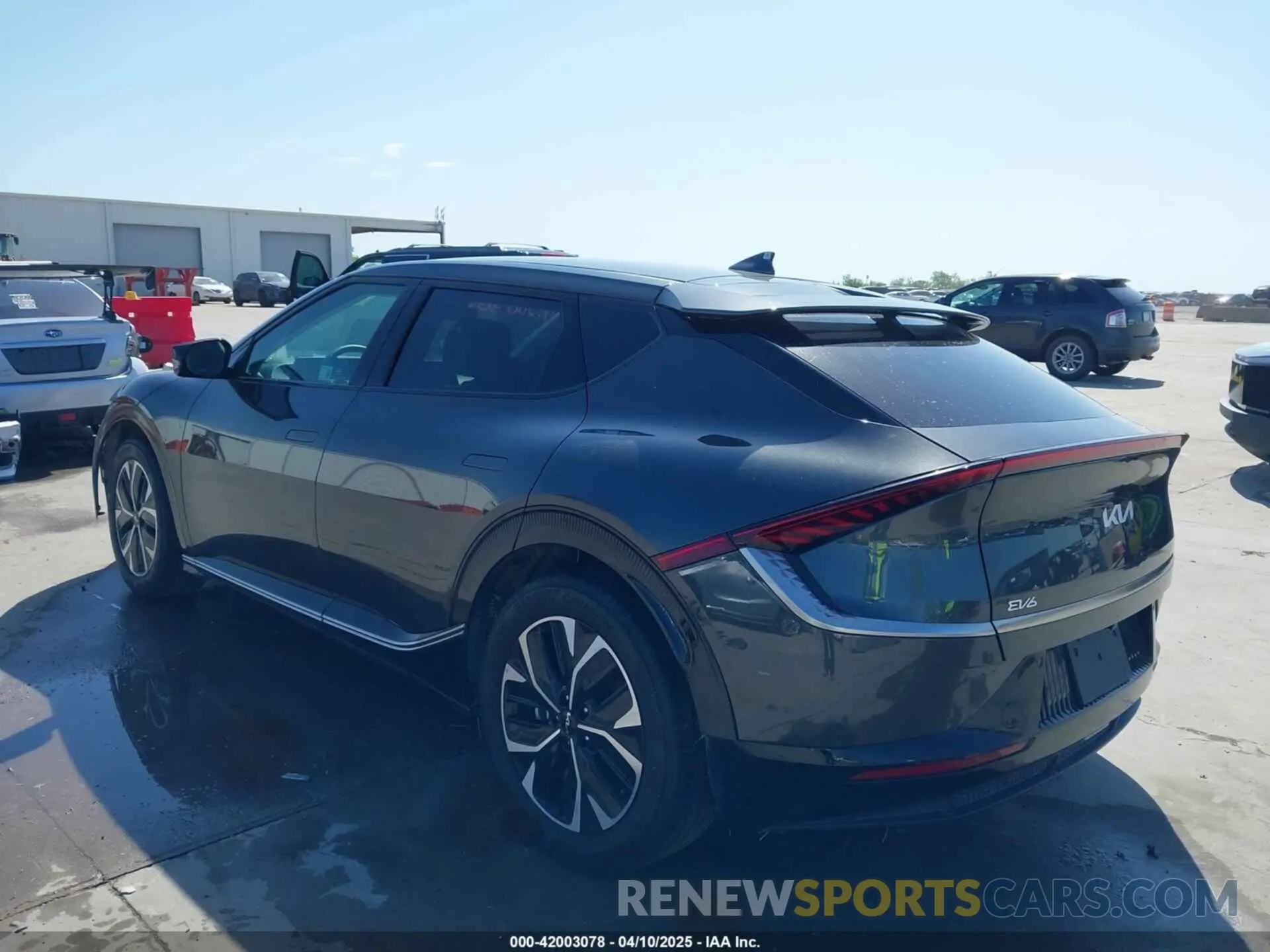 3 fotografías del automóvil dañado KNDC34LAXP5097236 KIA EV6 2023