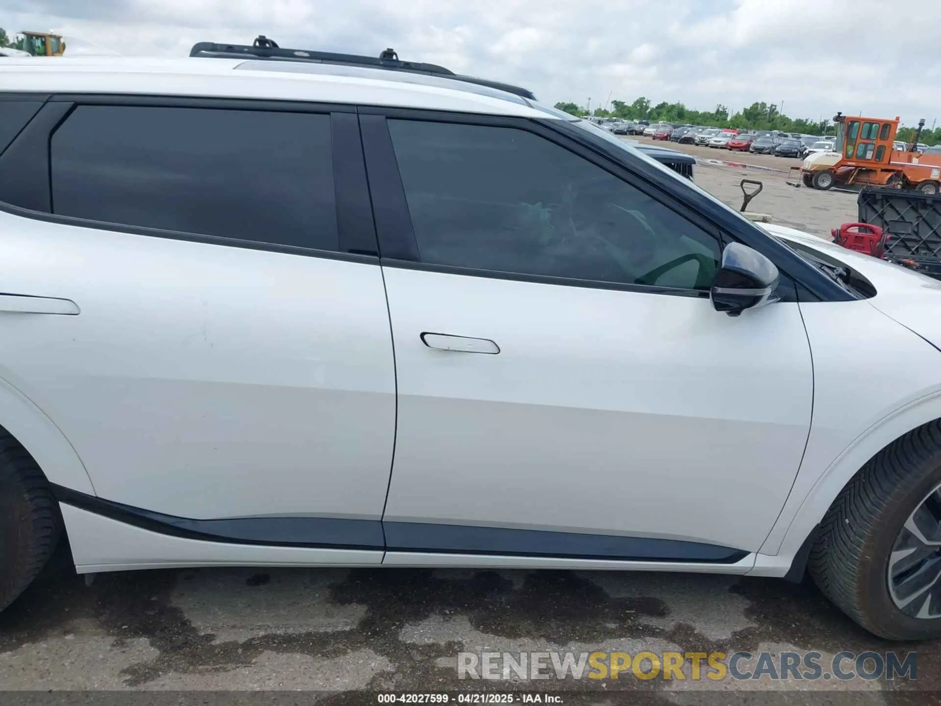 12 fotografías del automóvil dañado KNDC44LA4P5101245 KIA EV6 2023