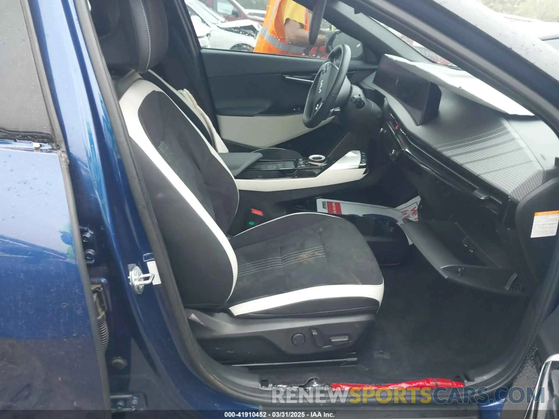 5 fotografías del automóvil dañado KNDC44LA8P5100440 KIA EV6 2023