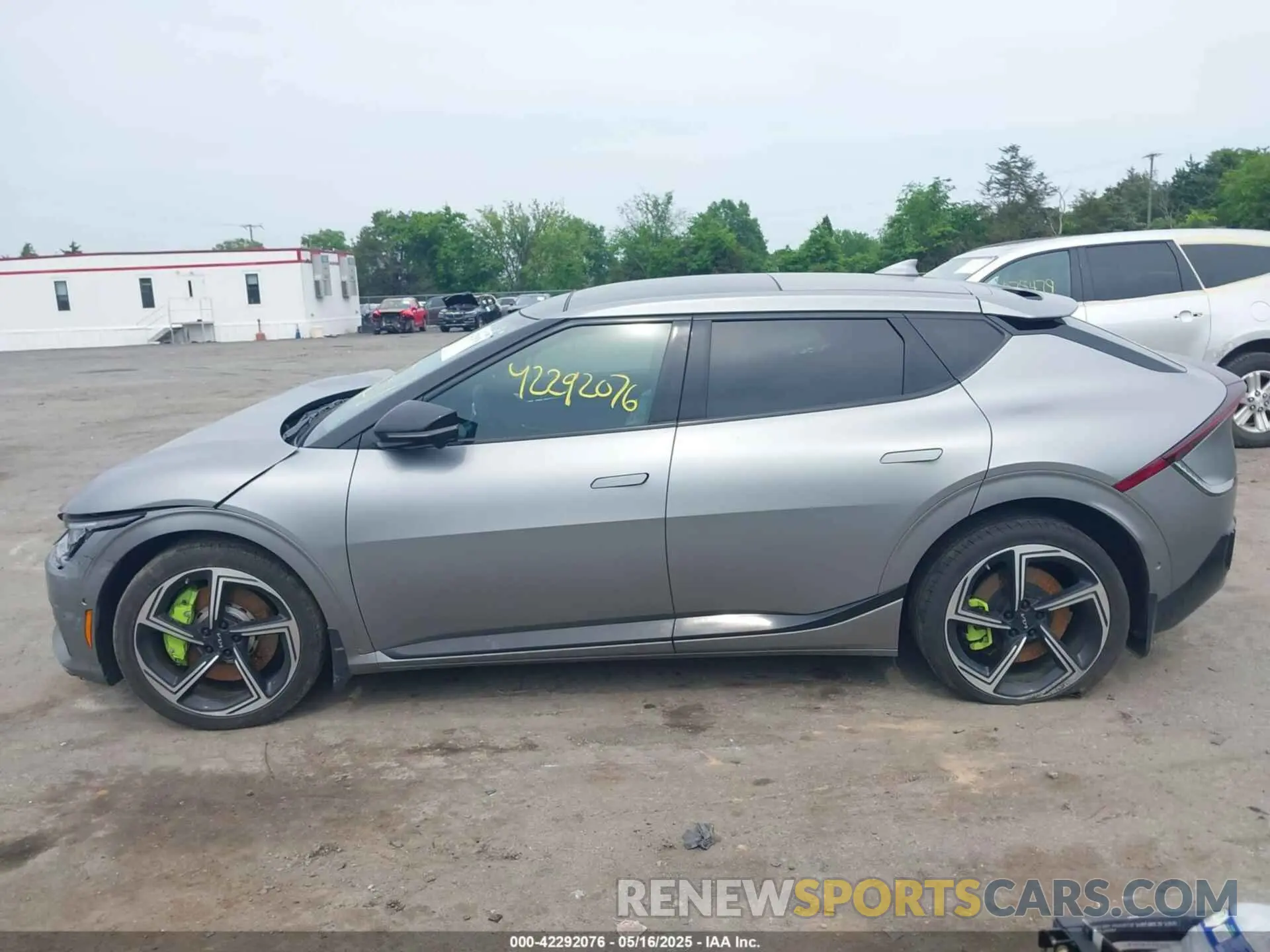 14 fotografías del automóvil dañado KNDC5DLE6P5106981 KIA EV6 2023