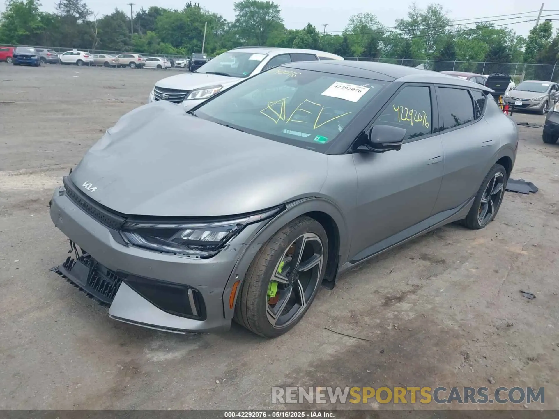 2 fotografías del automóvil dañado KNDC5DLE6P5106981 KIA EV6 2023